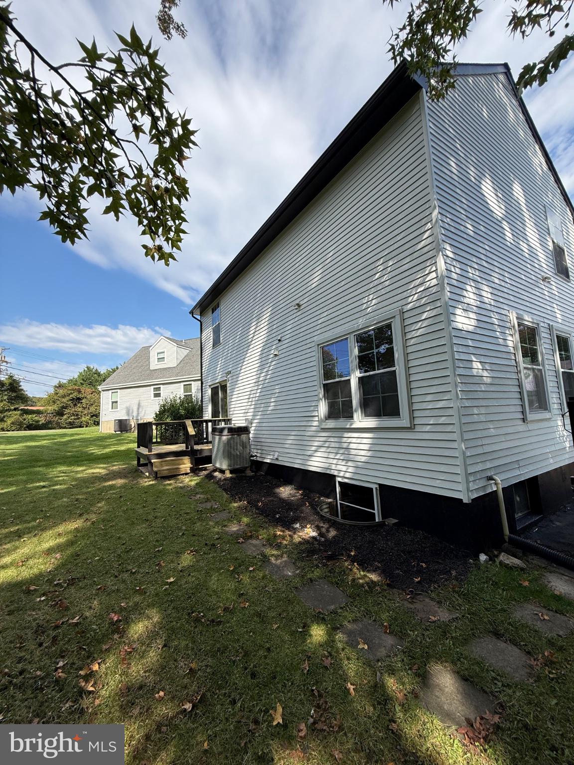 8 WELLINGTON PLACE