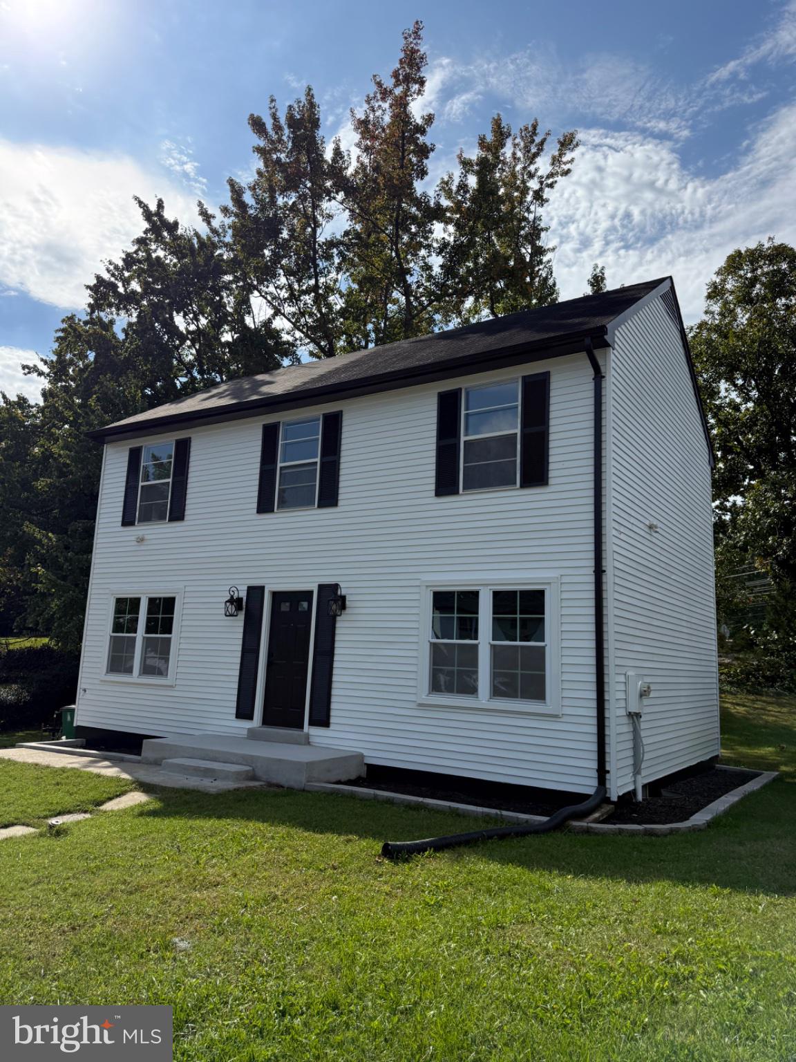 8 WELLINGTON PLACE