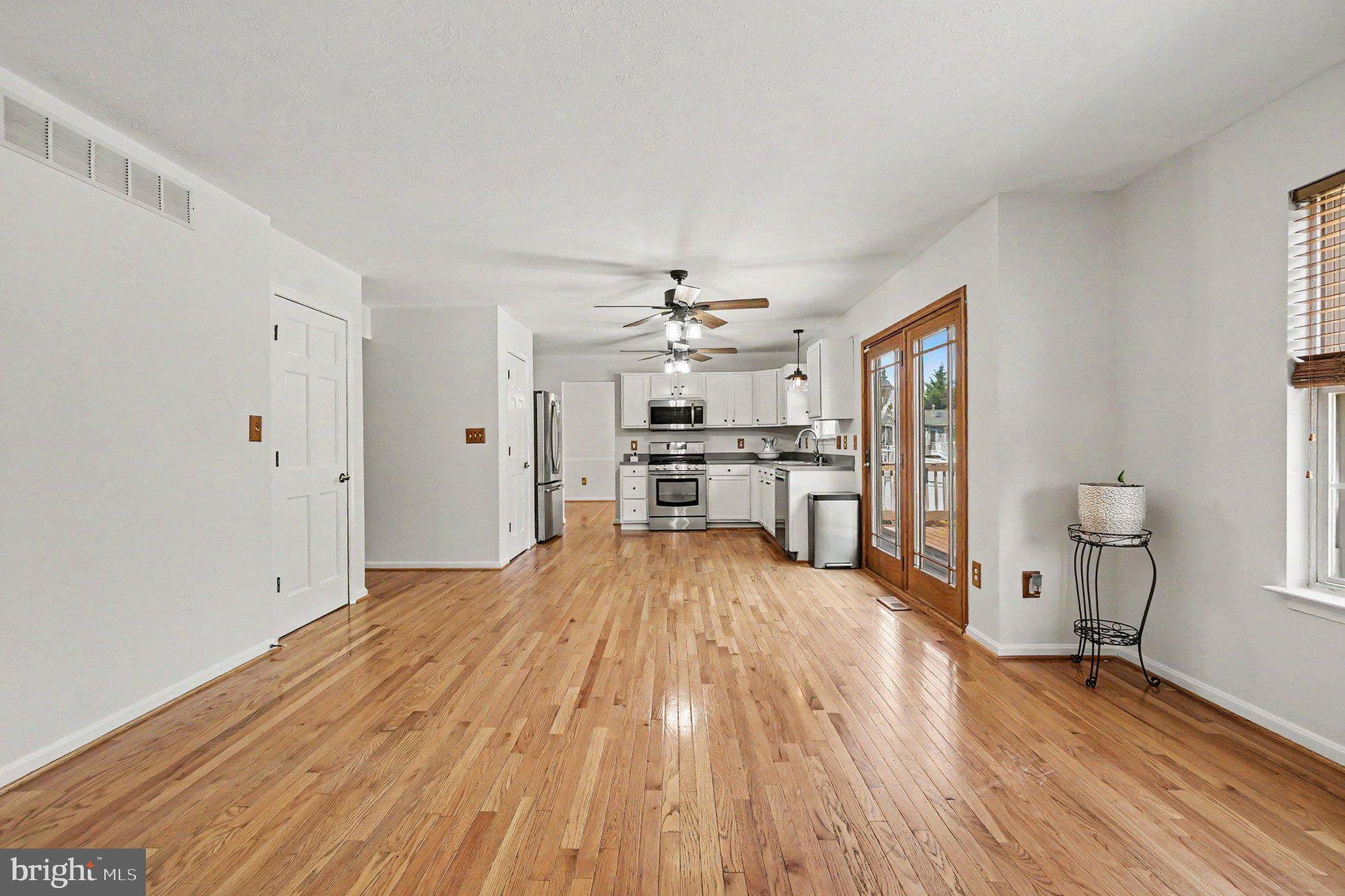 BEACHWOOD ESTATES - Residential