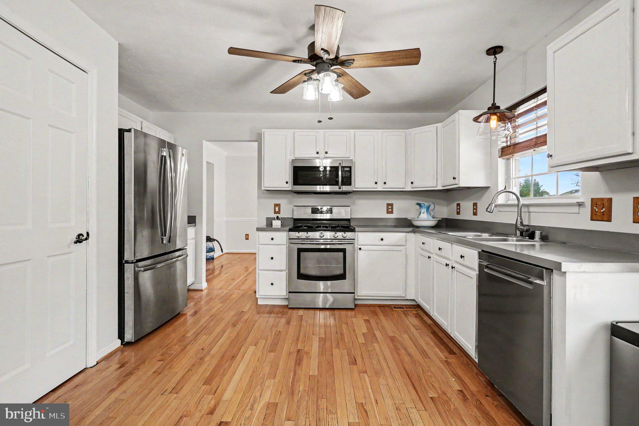 BEACHWOOD ESTATES - Residential