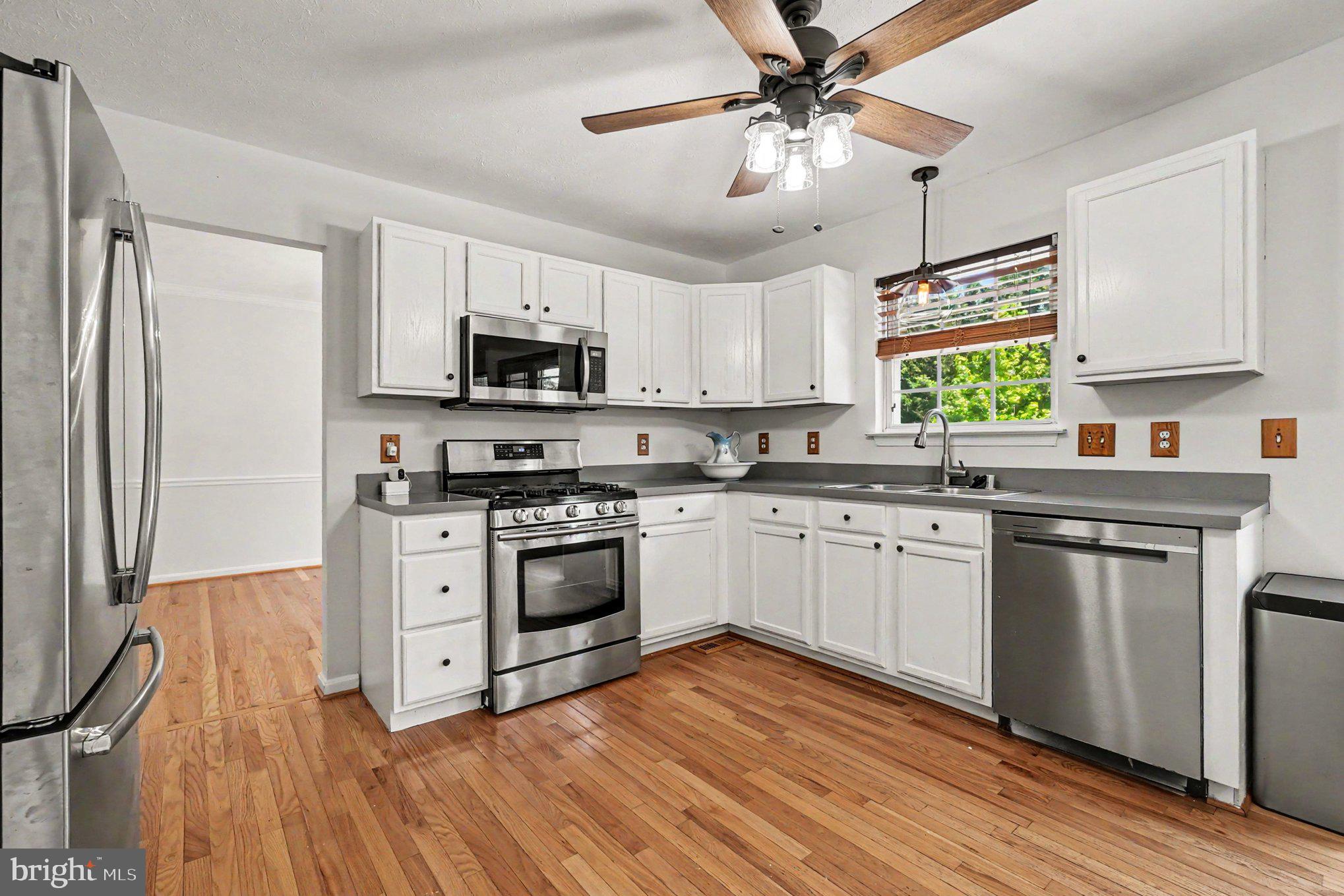 BEACHWOOD ESTATES - Residential