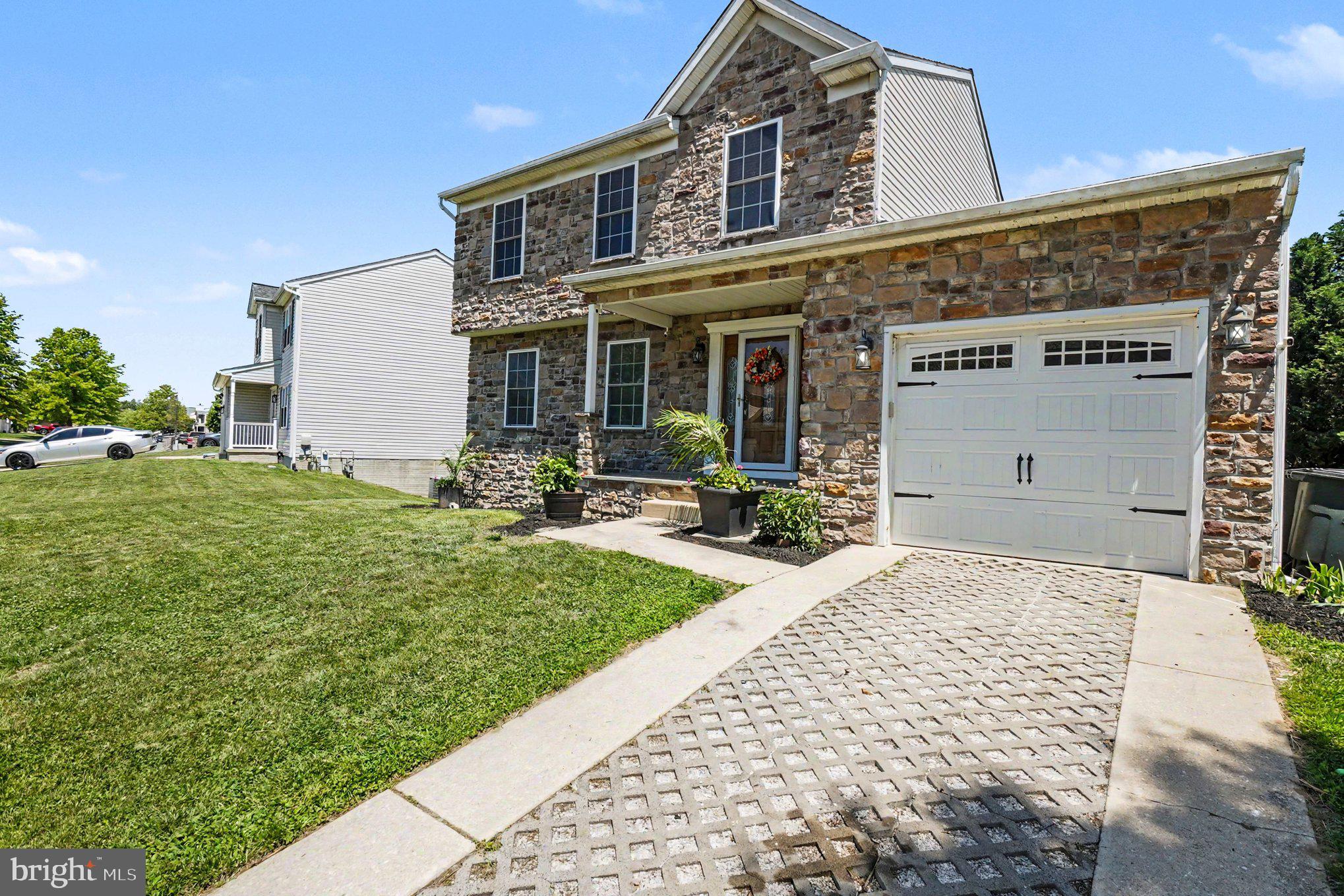 BEACHWOOD ESTATES - Residential