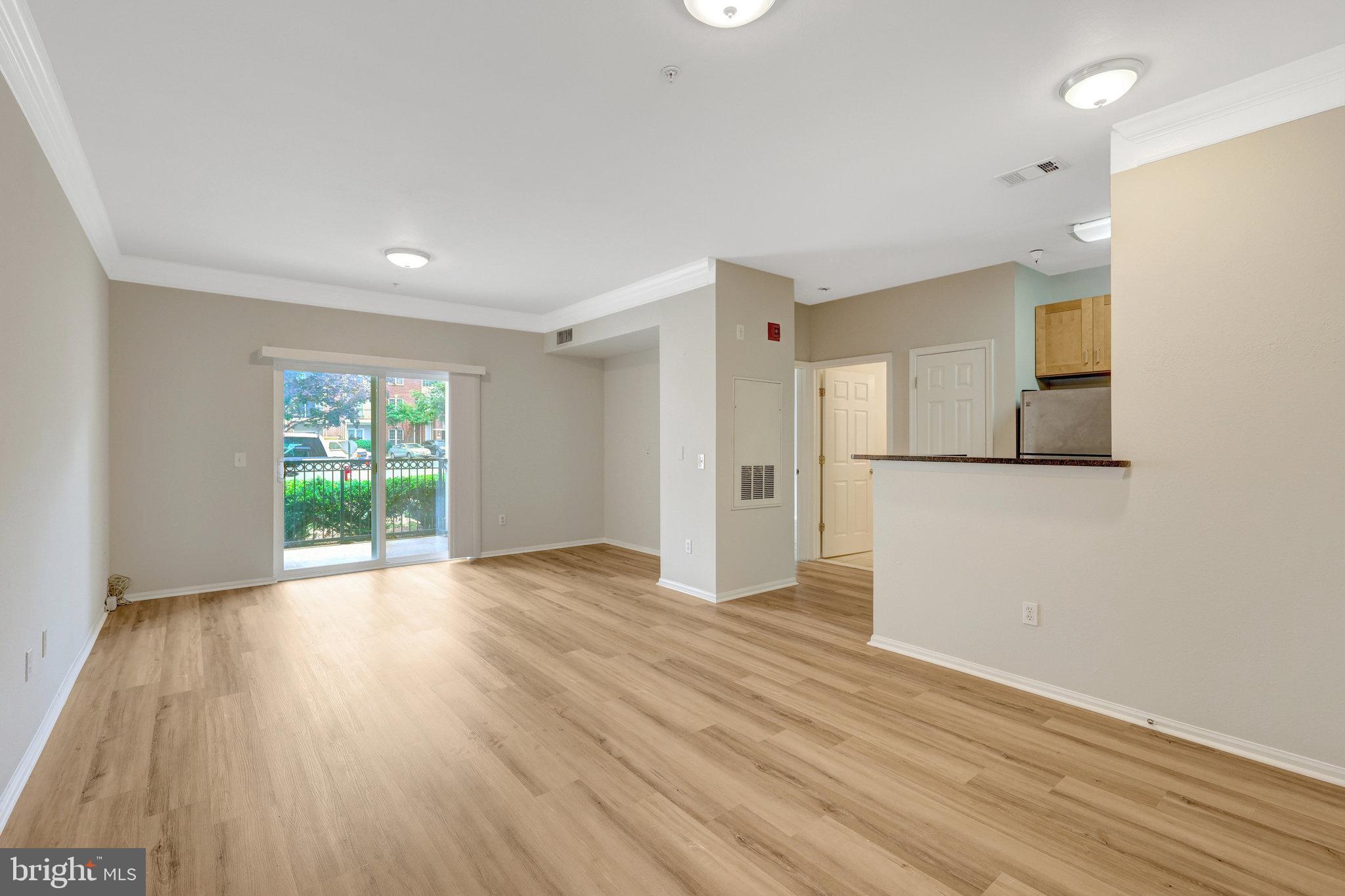 1580 SPRING GATE DRIVE 4111