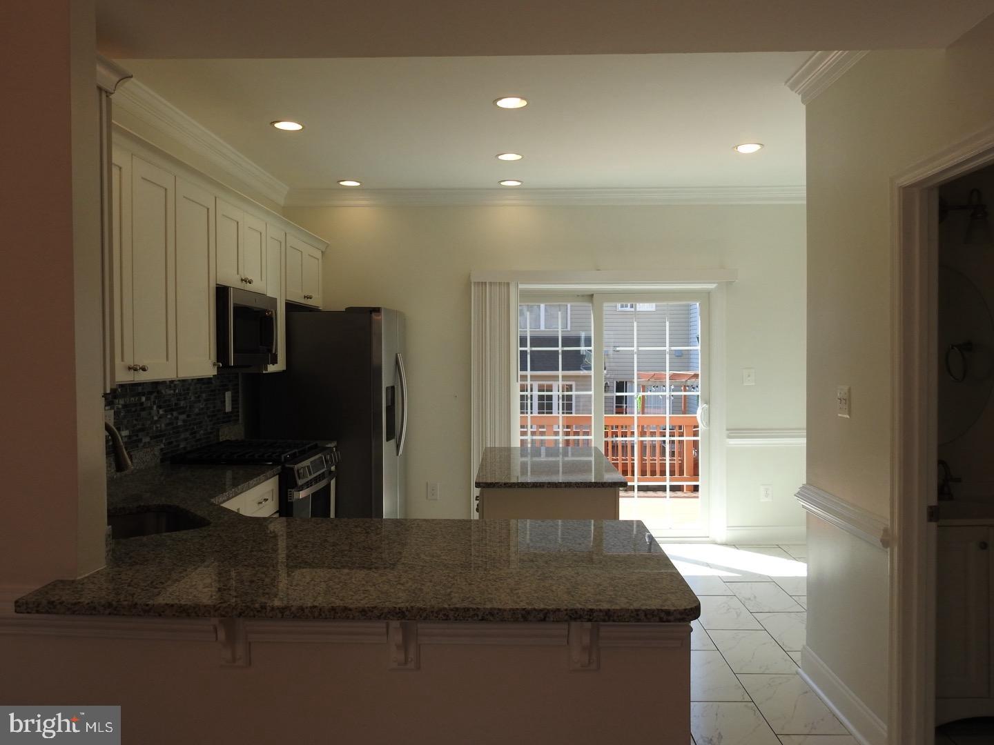 LAKESIDE - Residential