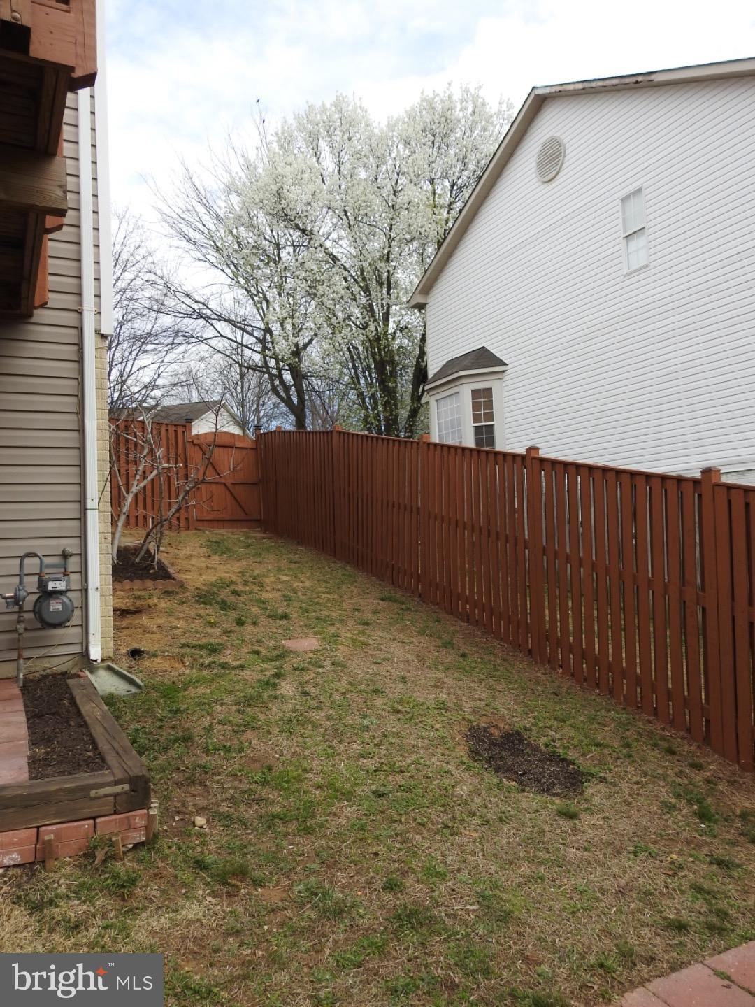 LAKESIDE - Residential