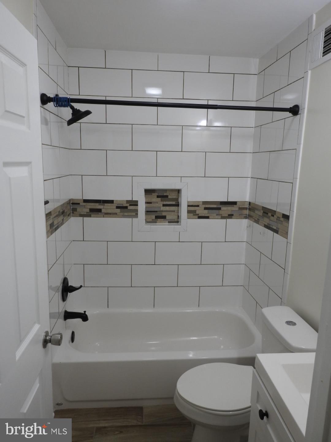 LAKESIDE - Residential