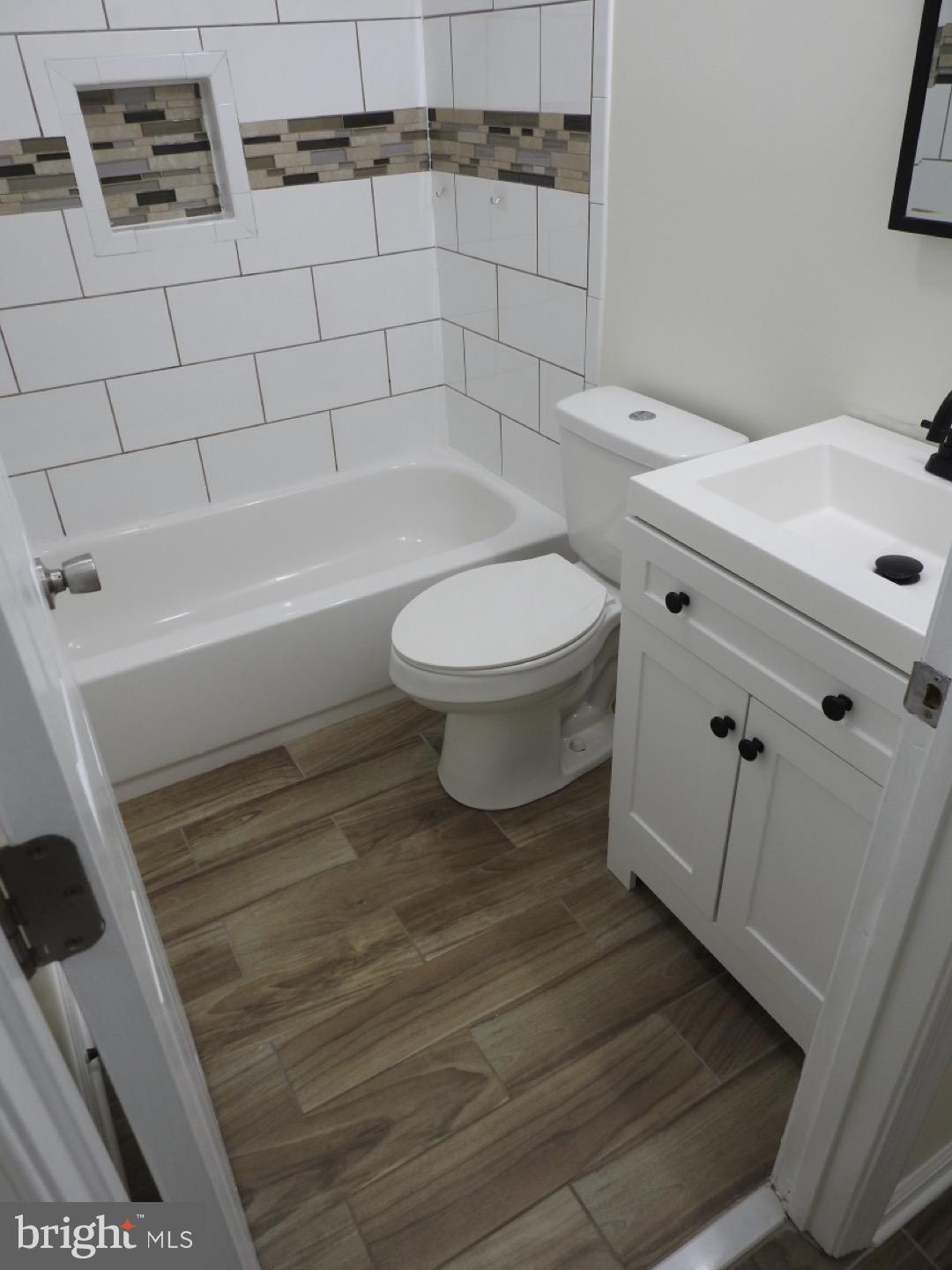 LAKESIDE - Residential