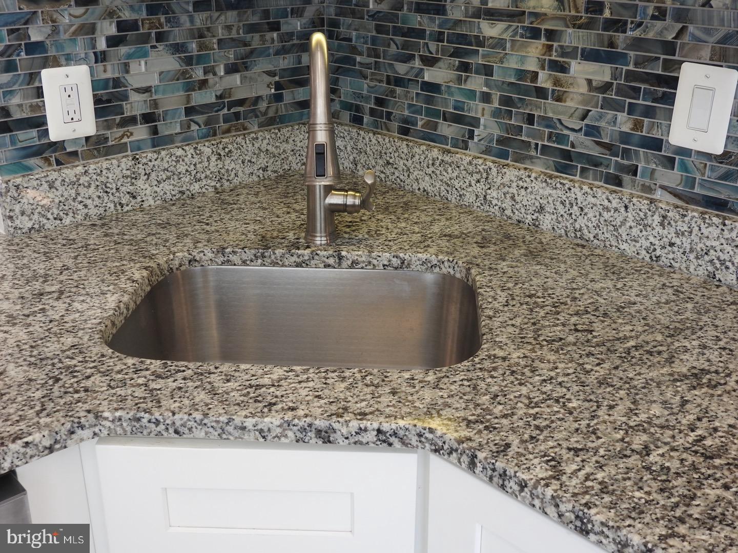 LAKESIDE - Residential