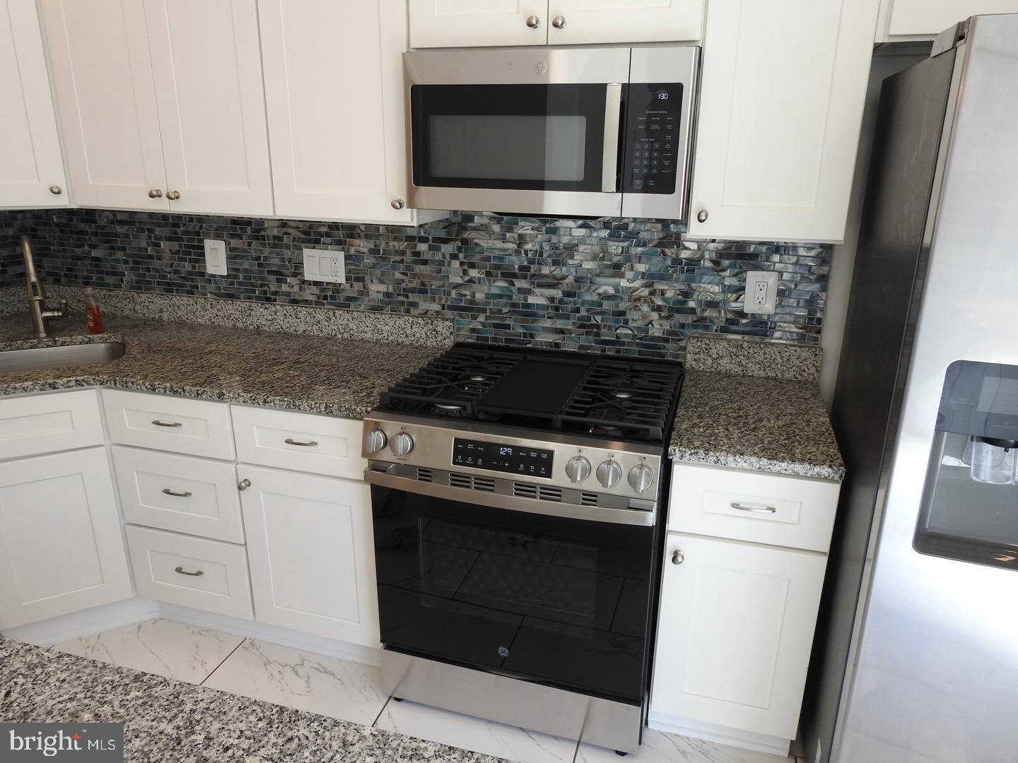 LAKESIDE - Residential