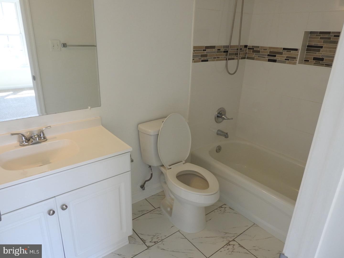 LAKESIDE - Residential