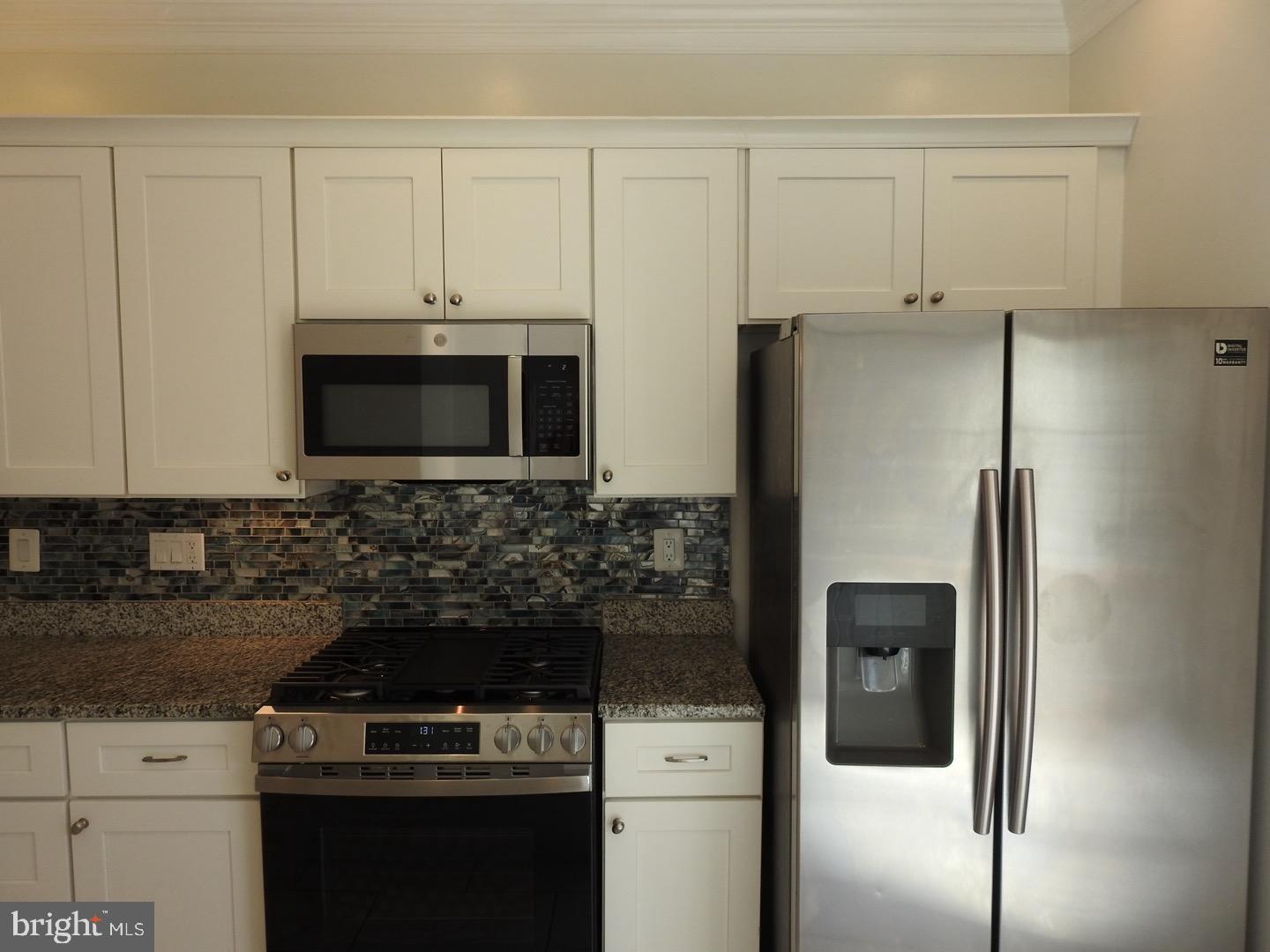 LAKESIDE - Residential