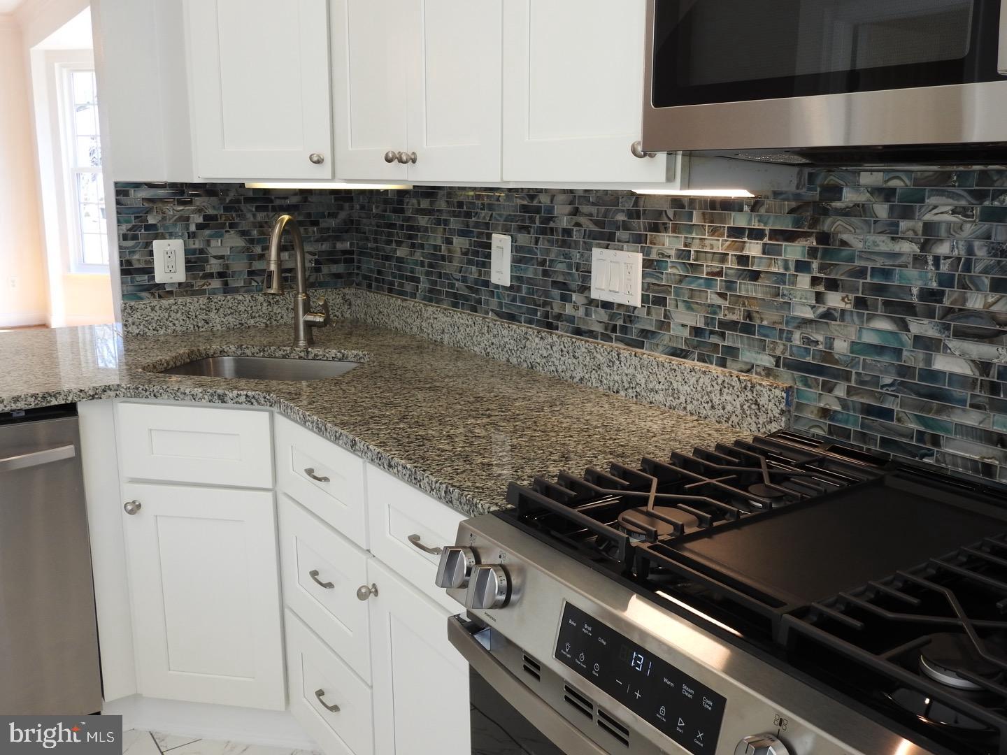 LAKESIDE - Residential