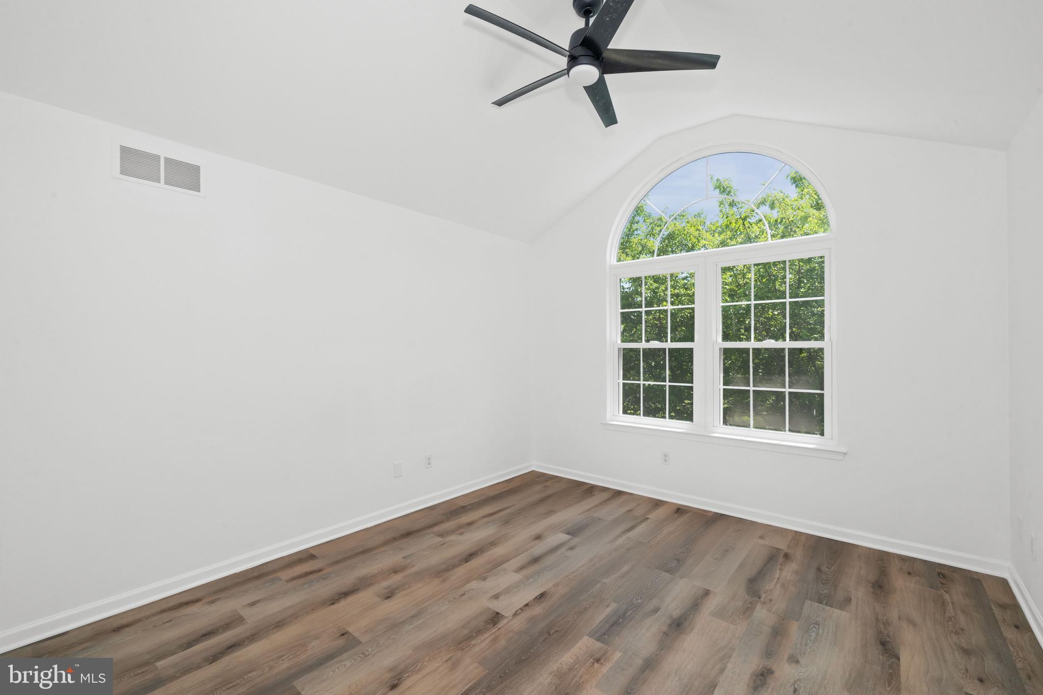 114 FOXTAIL LANE