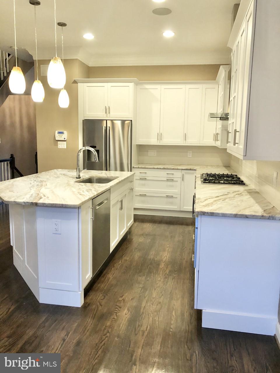 OLD TOWN ALEXANDRIA - Residential