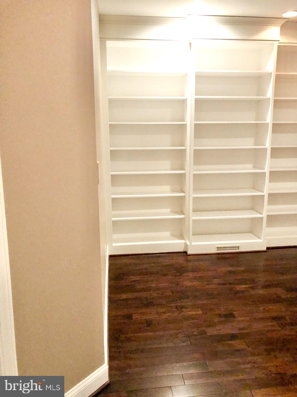 OLD TOWN ALEXANDRIA - Residential