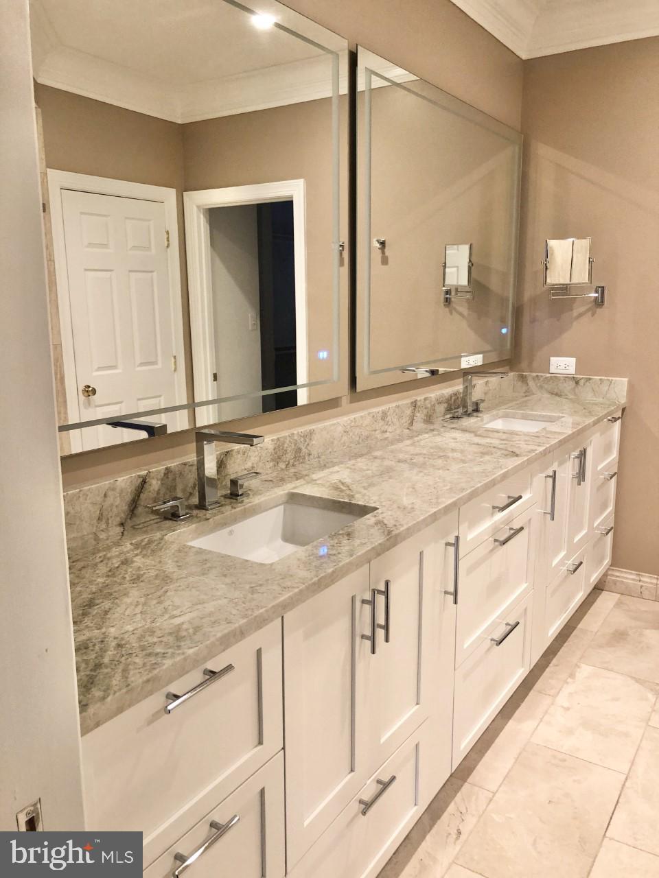 OLD TOWN ALEXANDRIA - Residential