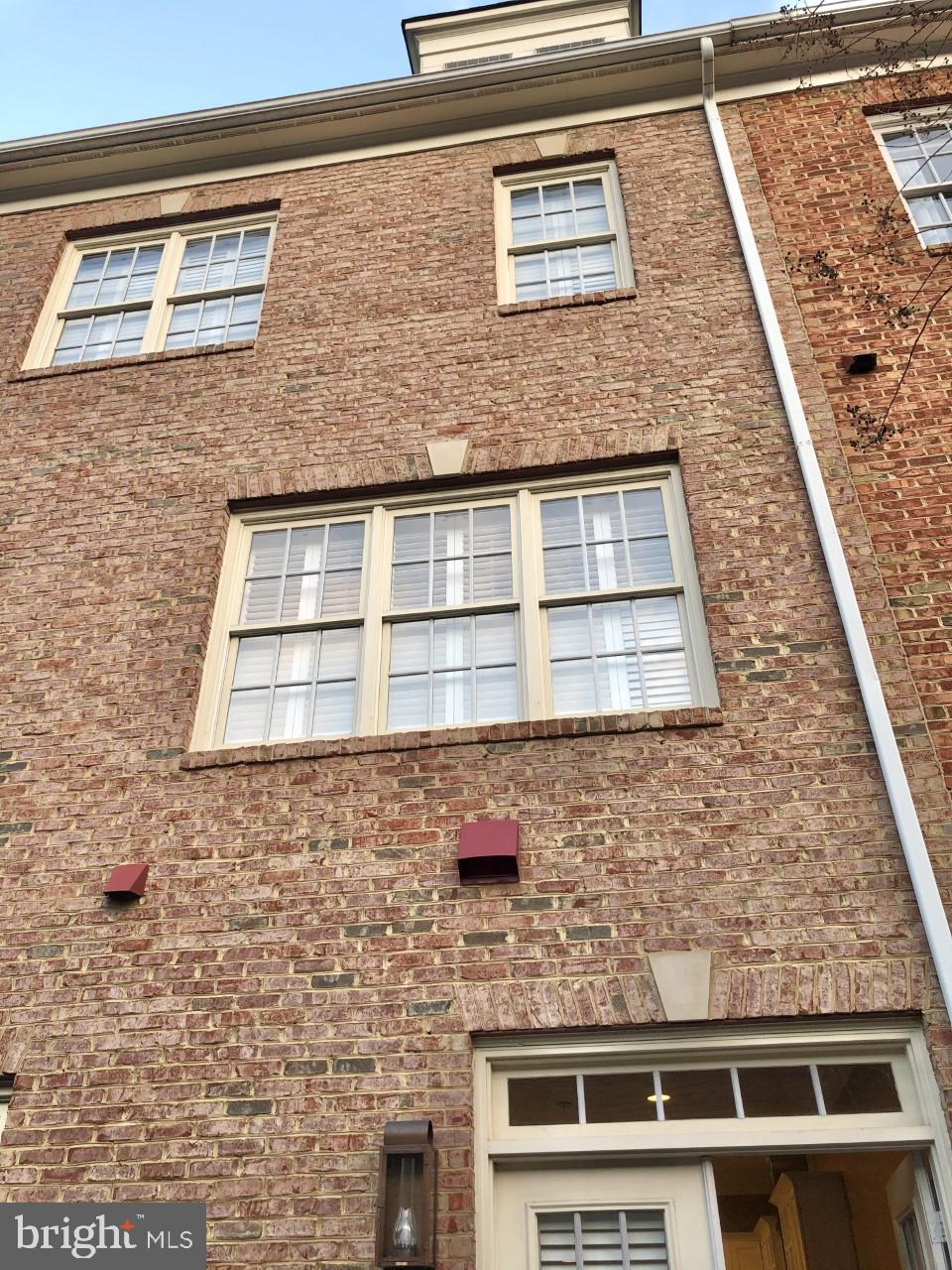 OLD TOWN ALEXANDRIA - Residential