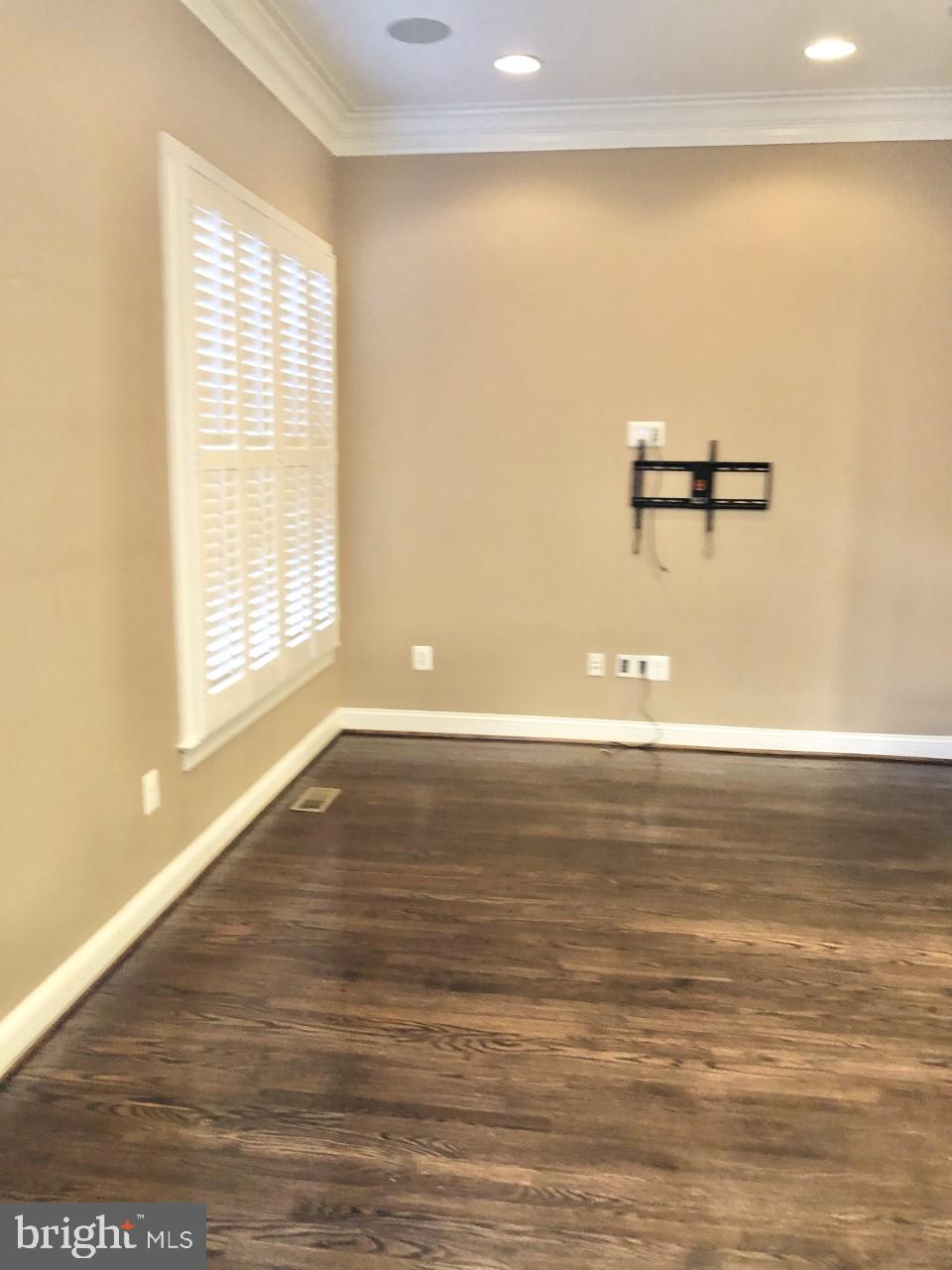 OLD TOWN ALEXANDRIA - Residential