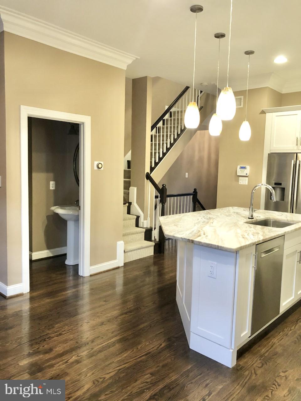 OLD TOWN ALEXANDRIA - Residential