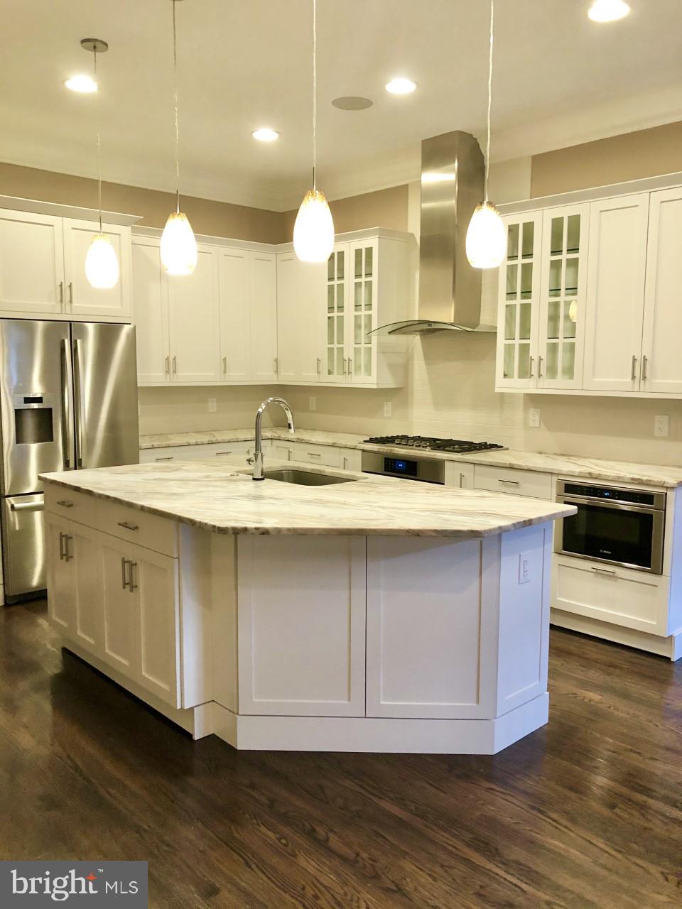 OLD TOWN ALEXANDRIA - Residential