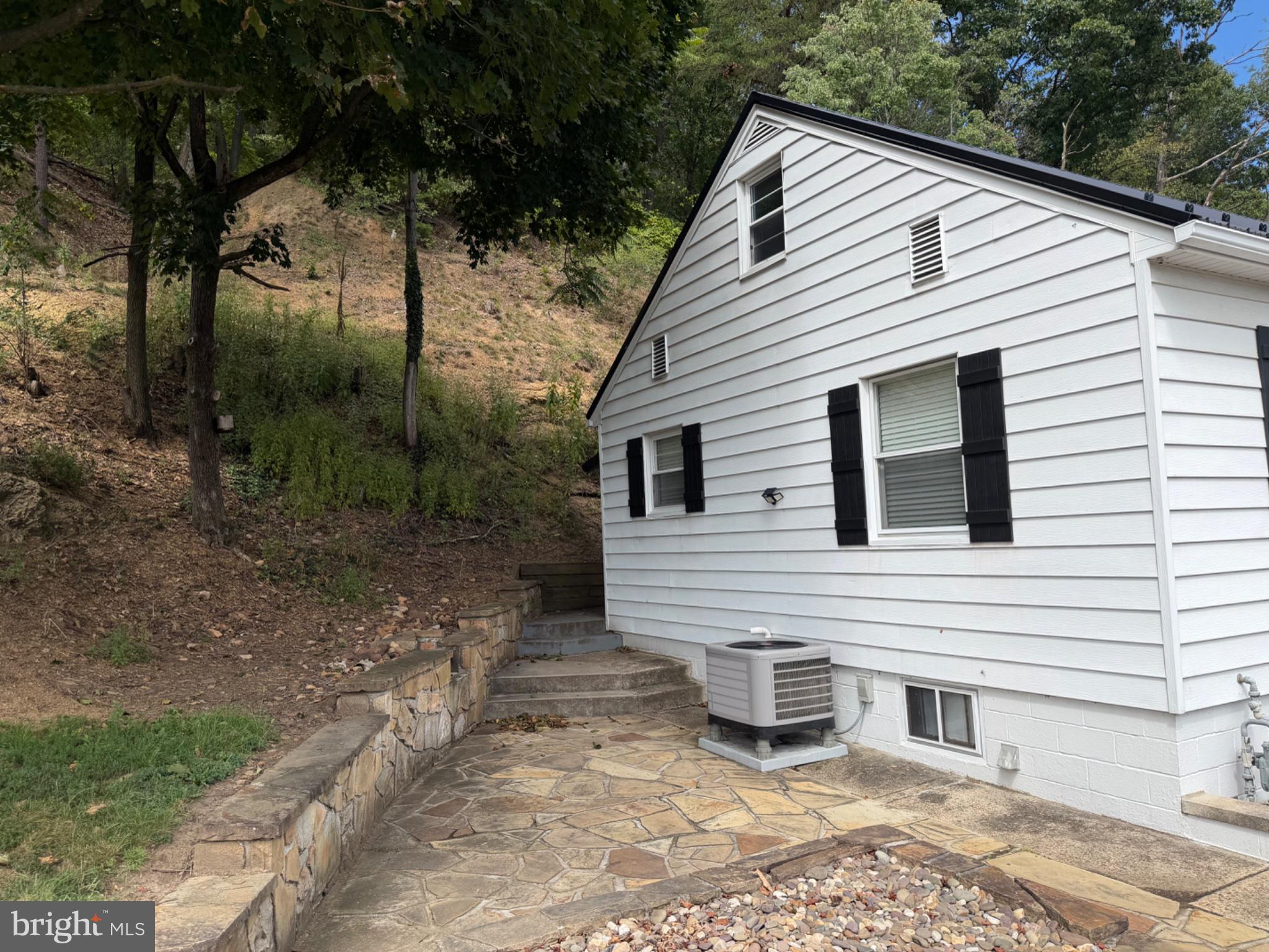 802 PIEDMONT AVENUE
