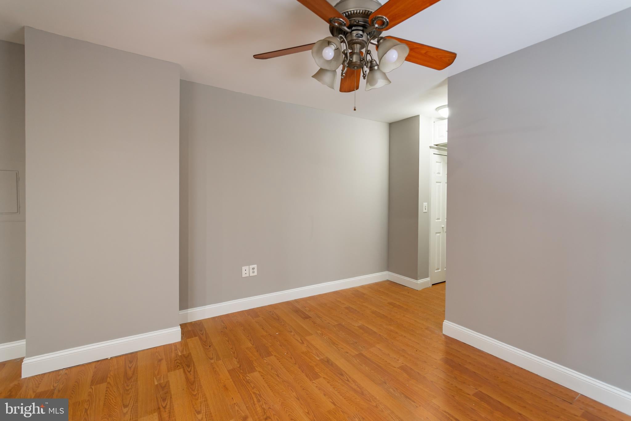 2123 SPRING GARDEN STREET UNIT 1R