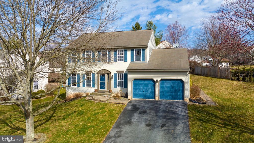 Photo of 207 WILLOW DR, DENVER, PA 17517 (MLS # PALA2031662)