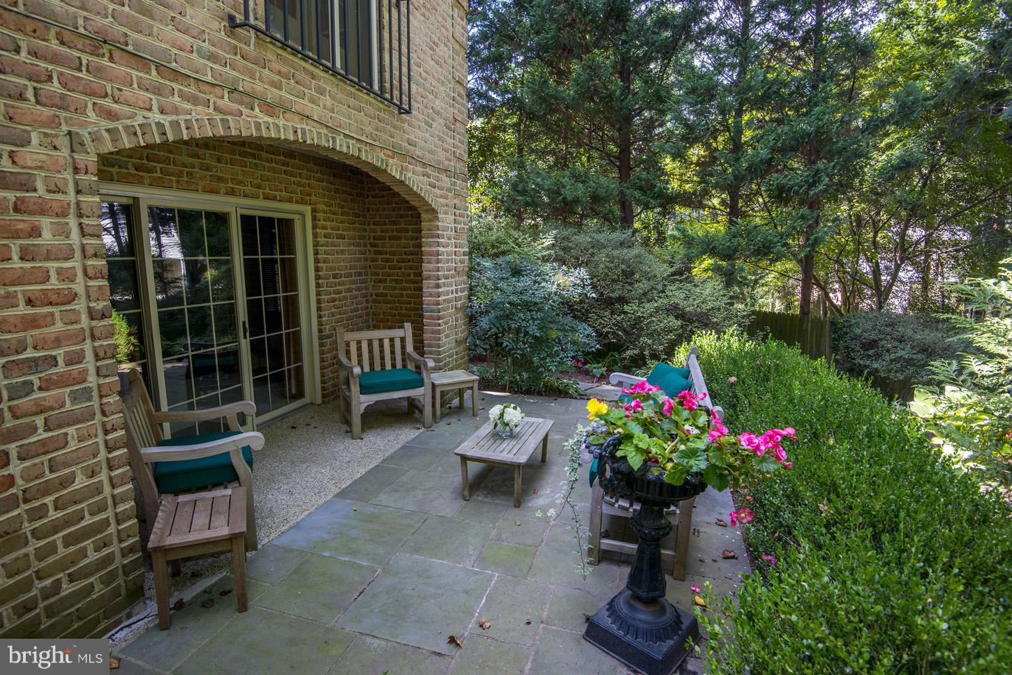 WESTMORELAND HILLS - Residential