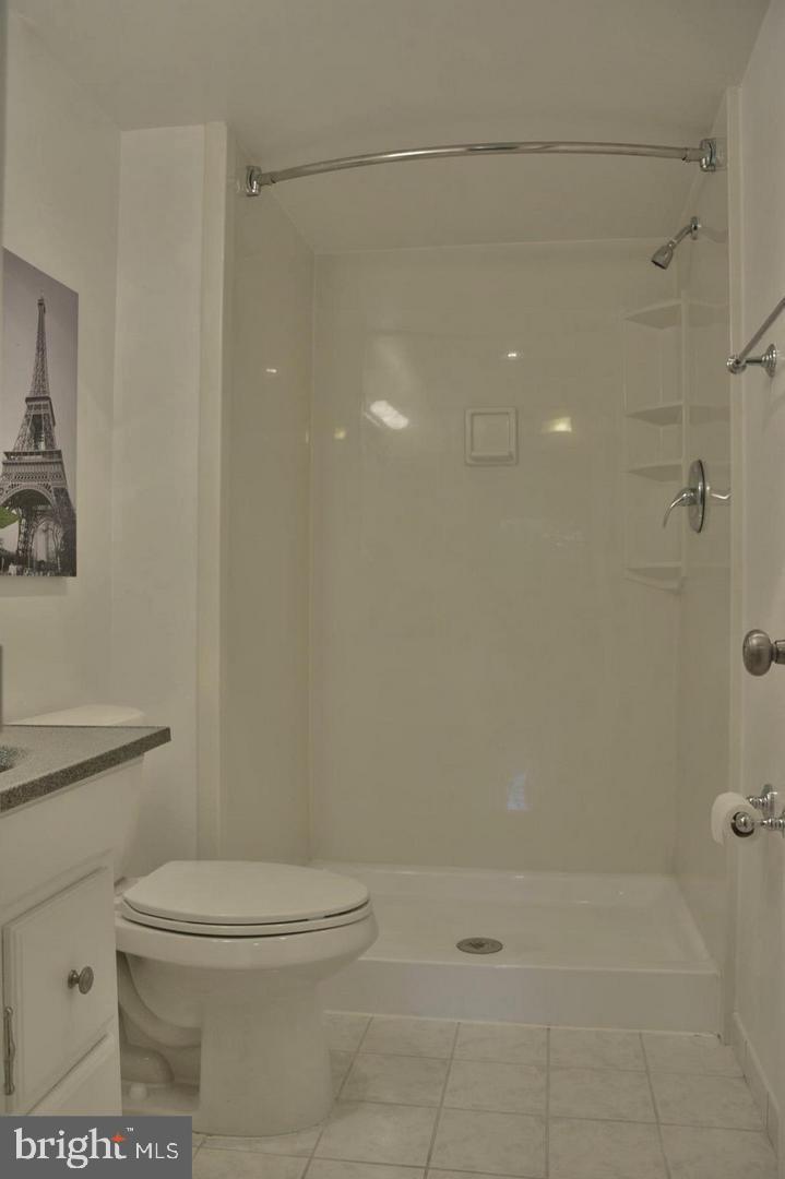 THE COLONIES - Residential Lease