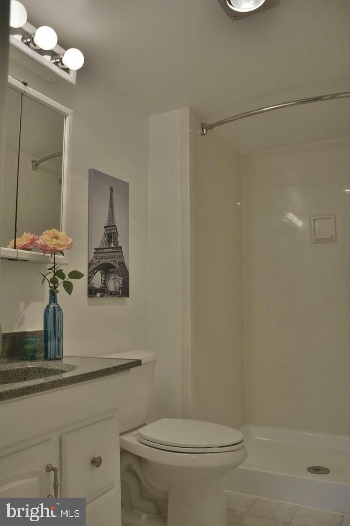 THE COLONIES - Residential Lease