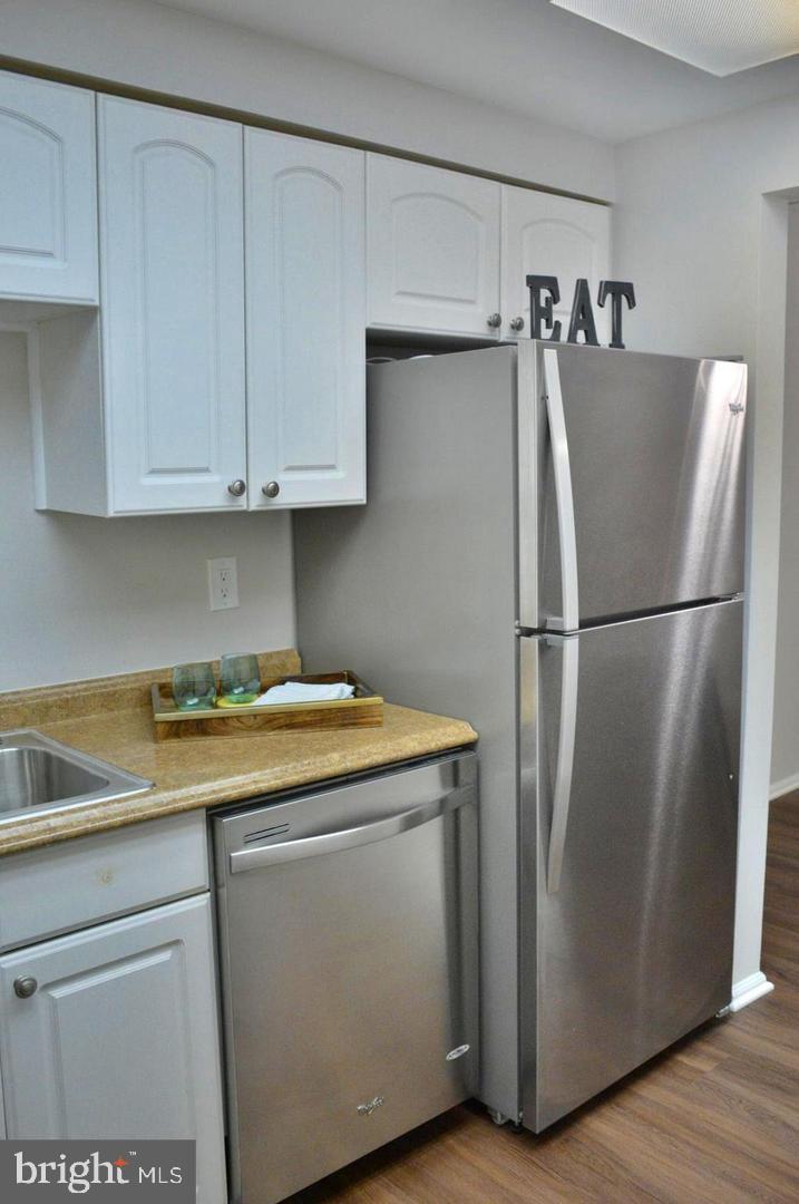 THE COLONIES - Residential Lease