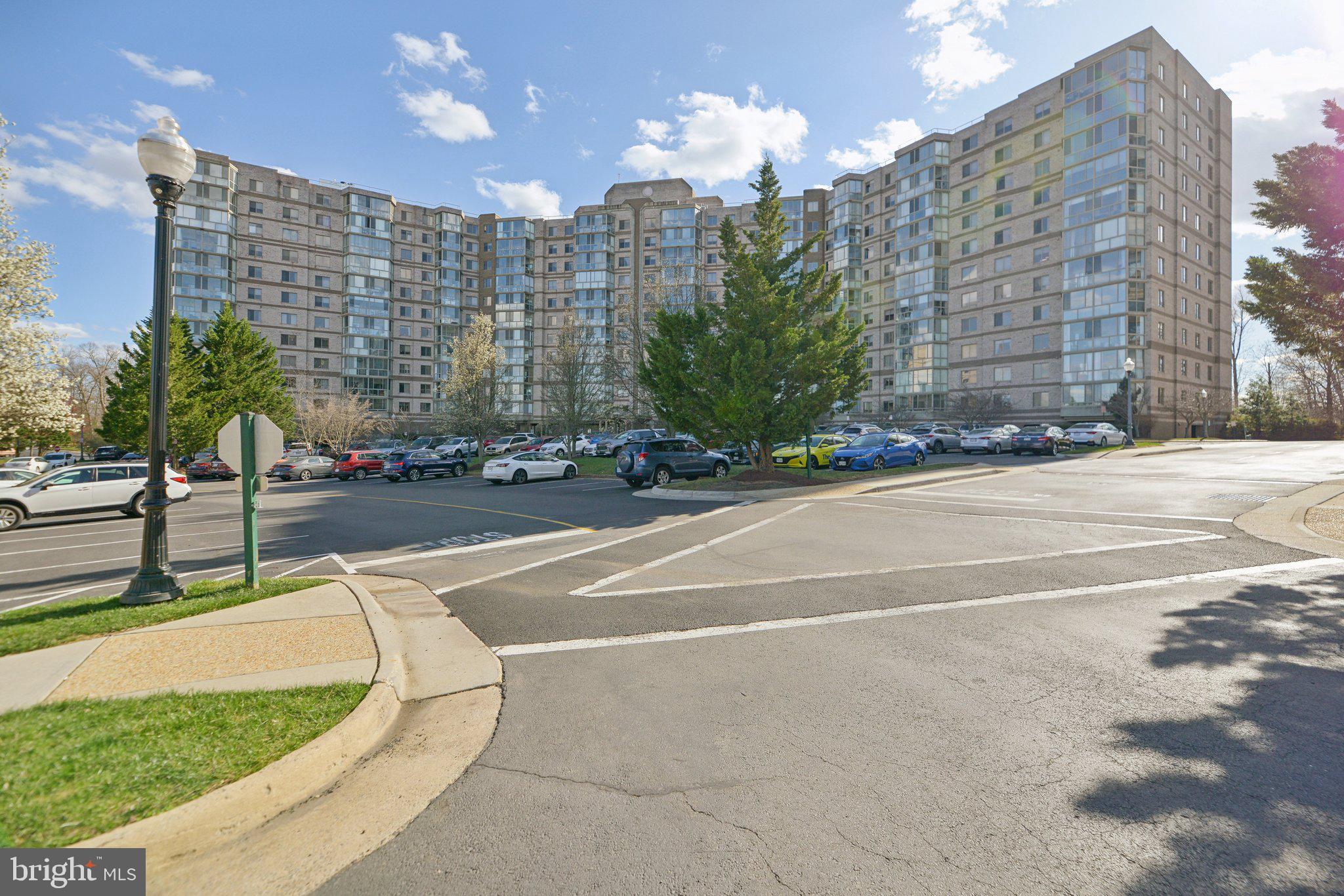 LANSDOWNE WOODS - Residential