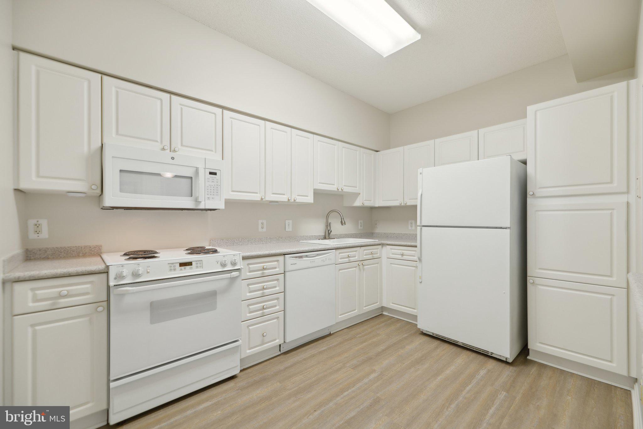 LANSDOWNE WOODS - Residential