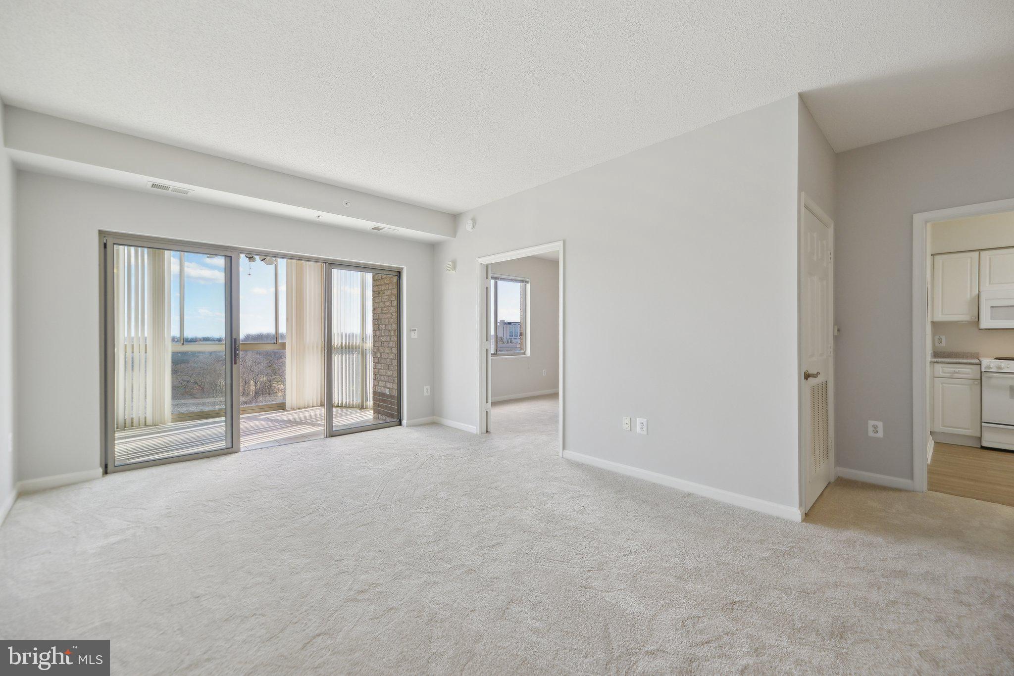 LANSDOWNE WOODS - Residential