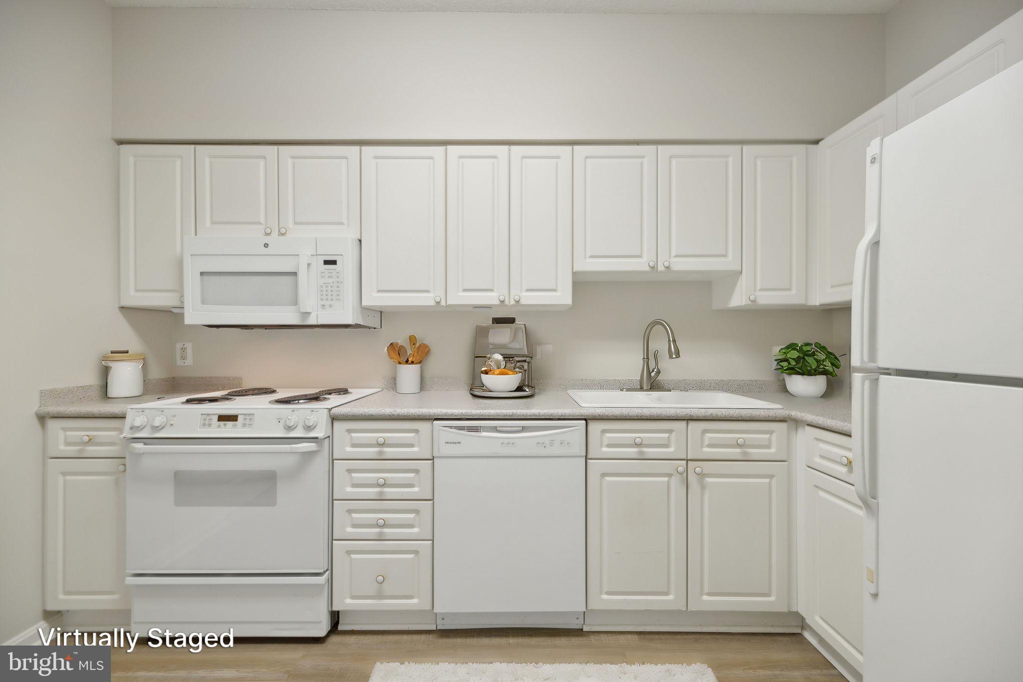 LANSDOWNE WOODS - Residential