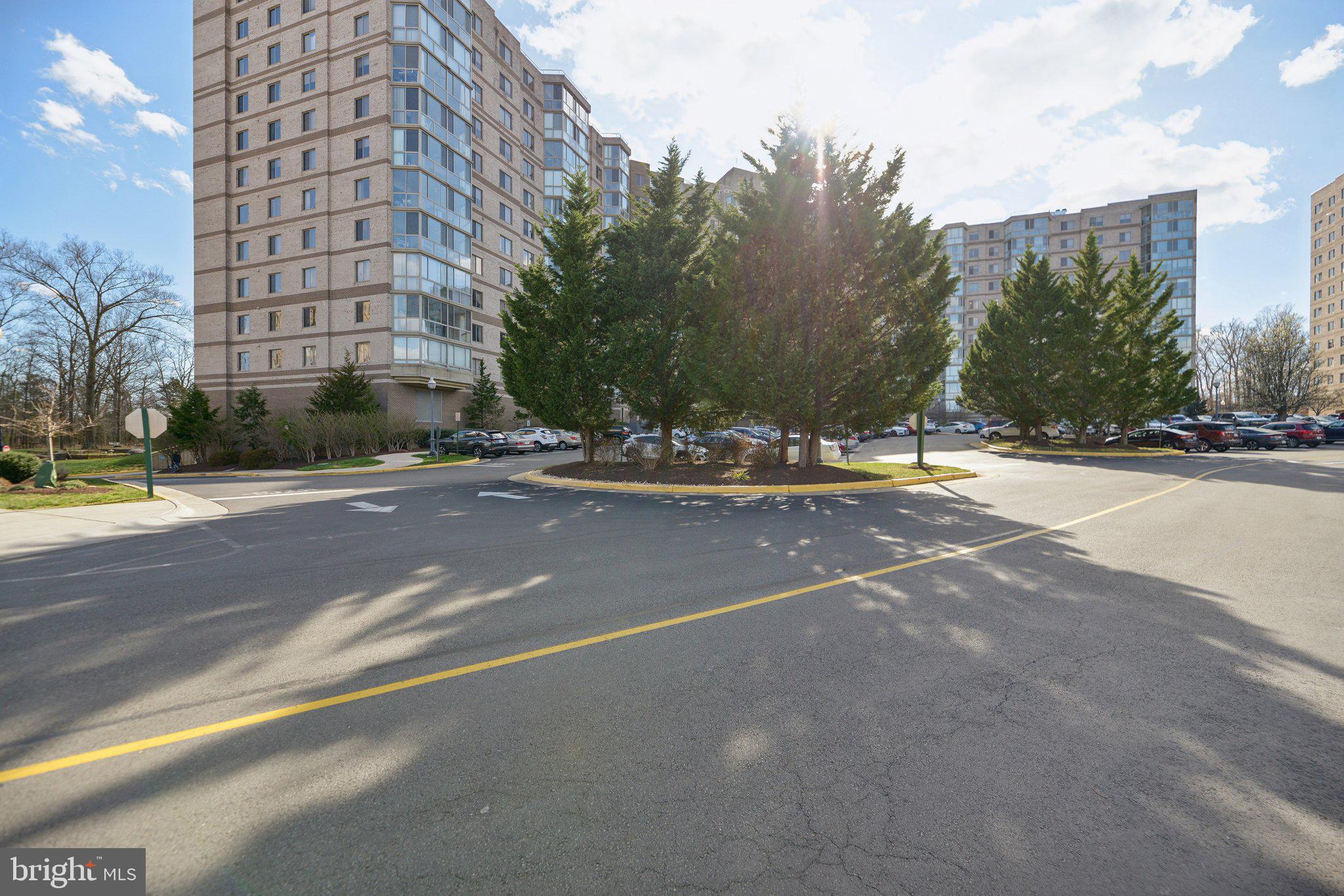 LANSDOWNE WOODS - Residential