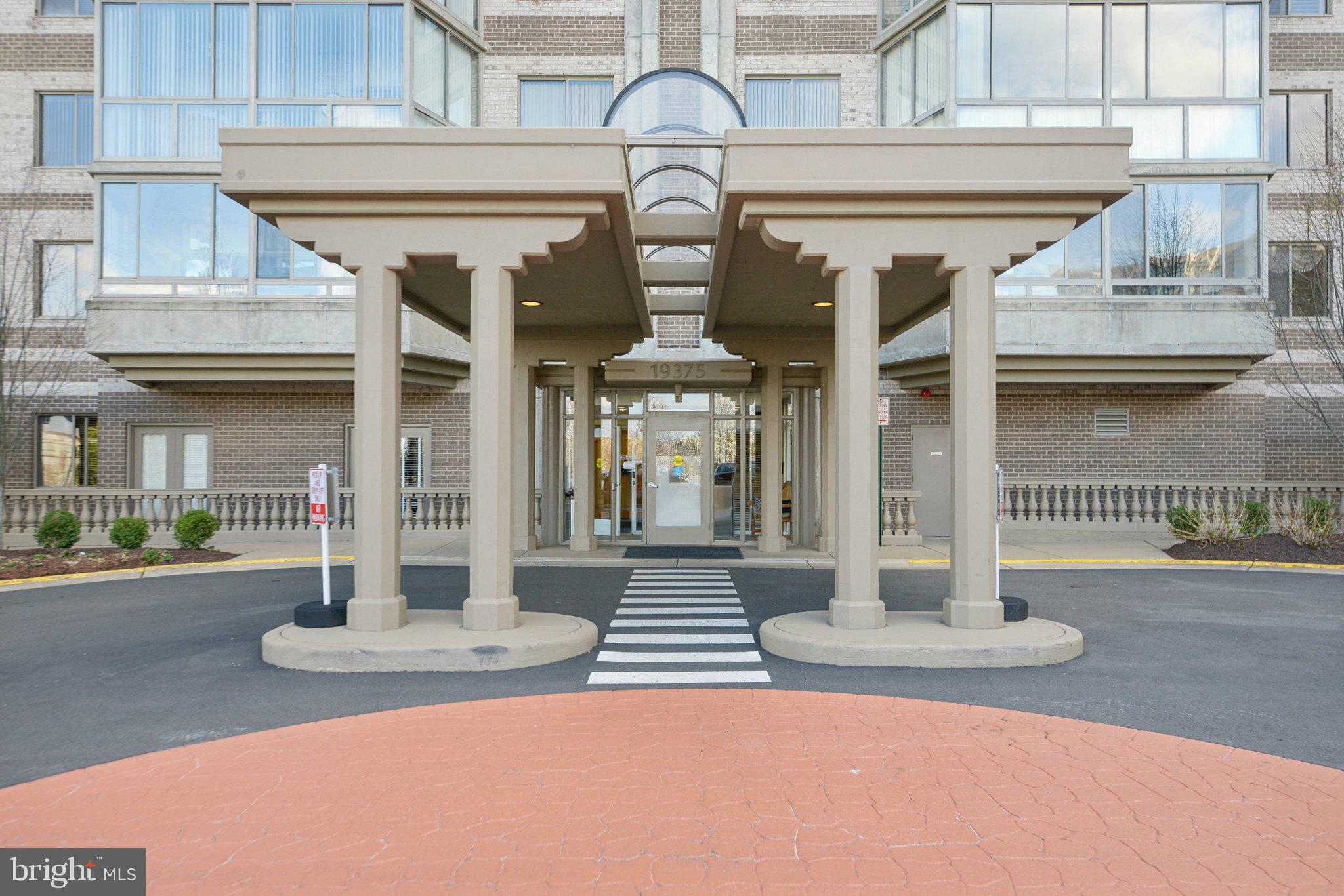 LANSDOWNE WOODS - Residential