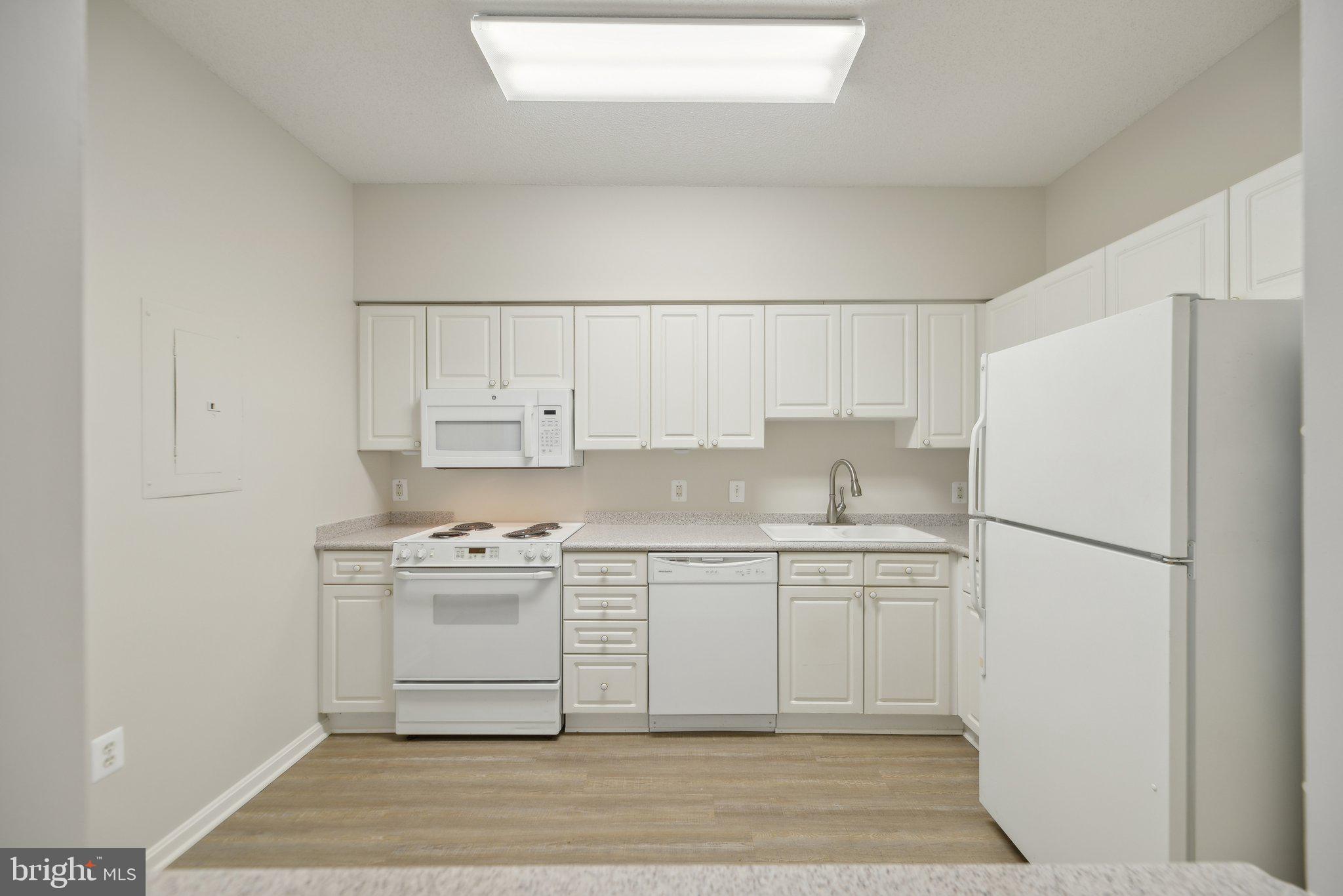 LANSDOWNE WOODS - Residential