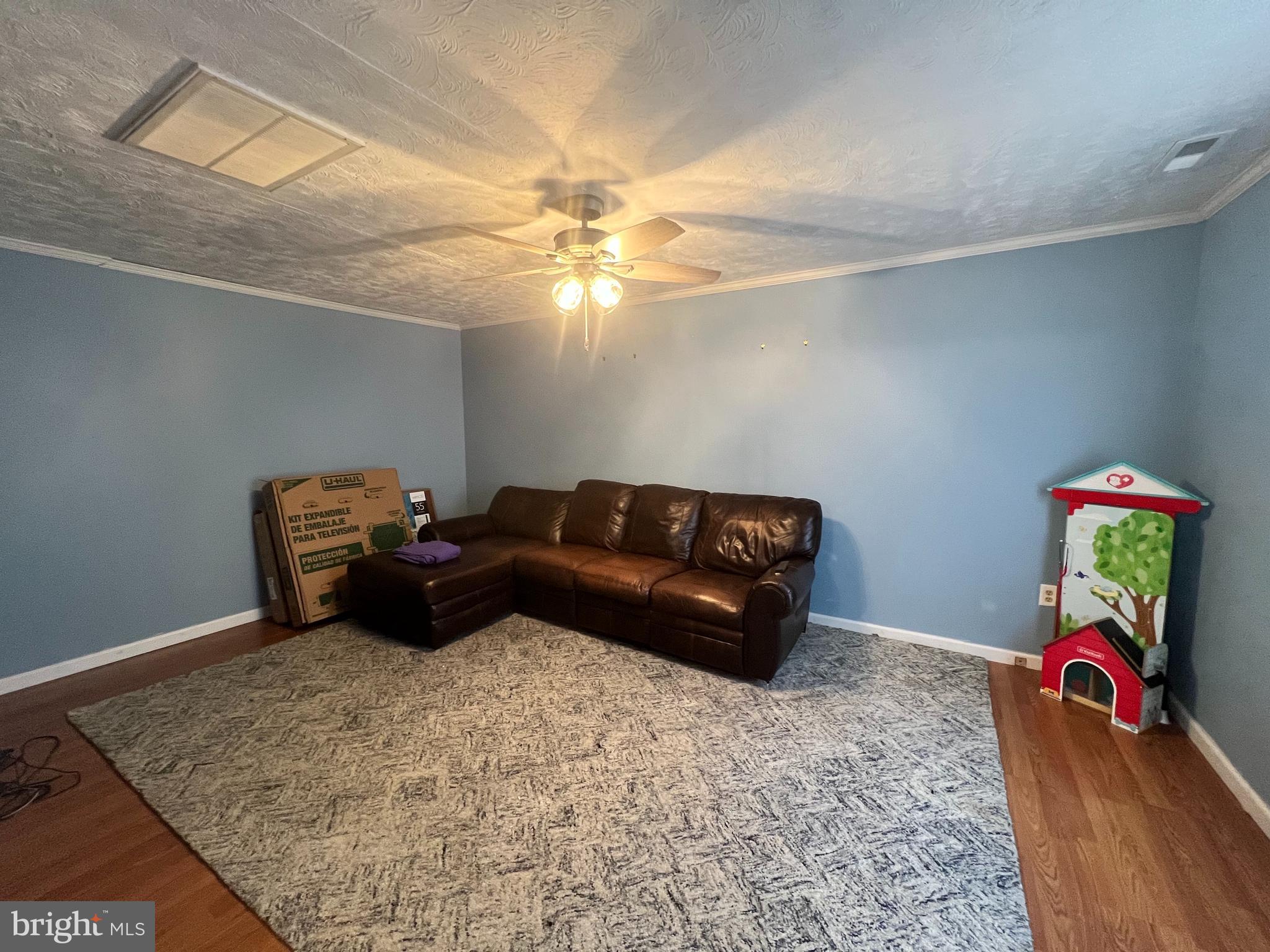 ORCHARD HILLS - Residential Lease