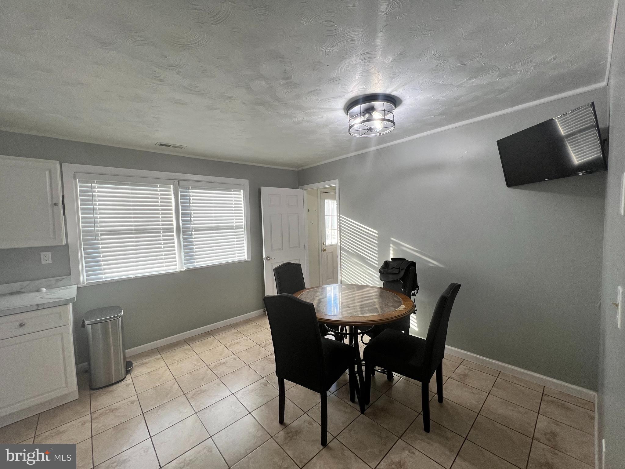 ORCHARD HILLS - Residential Lease