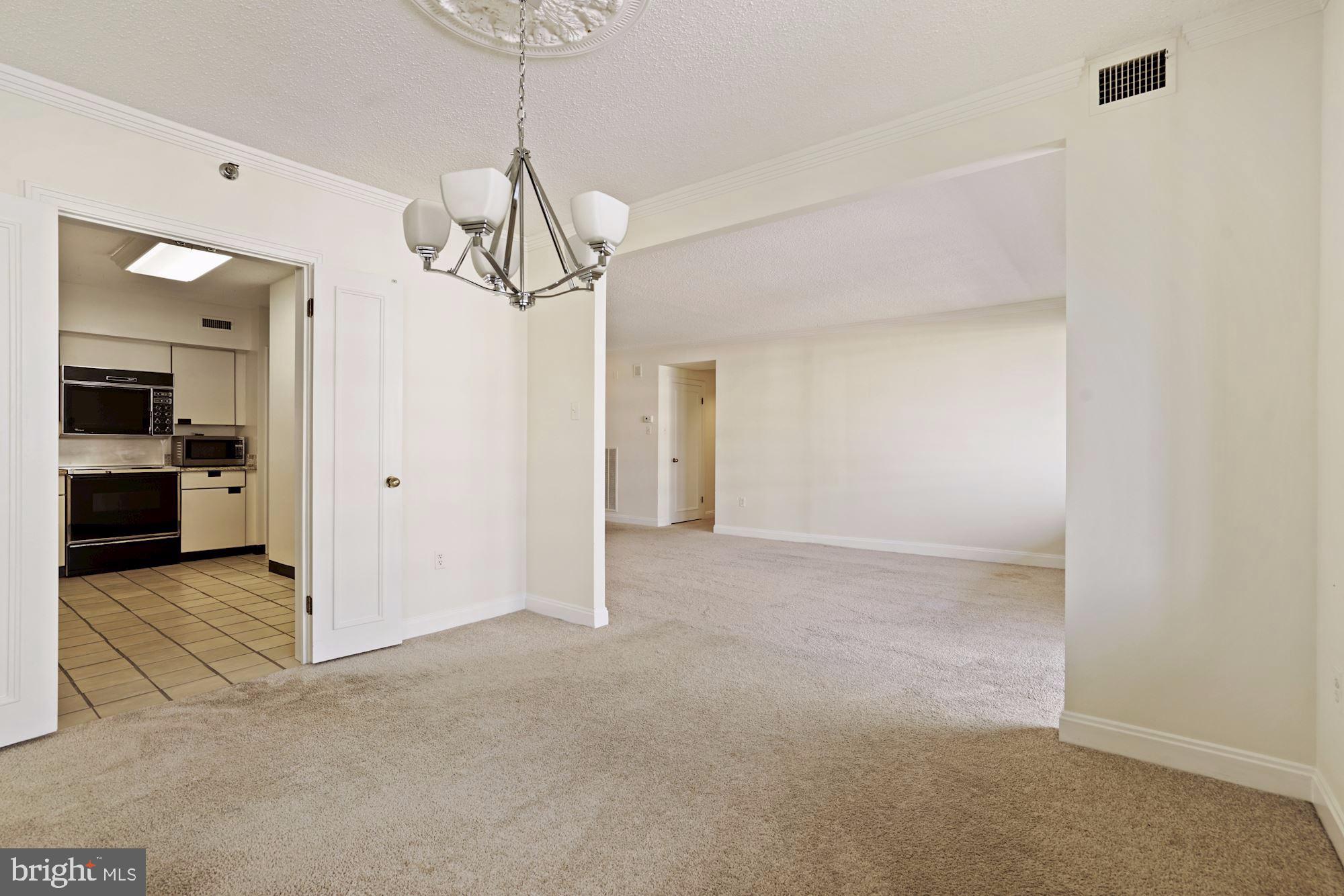 THE CARLETON OF CHEVY CHASE - Residential