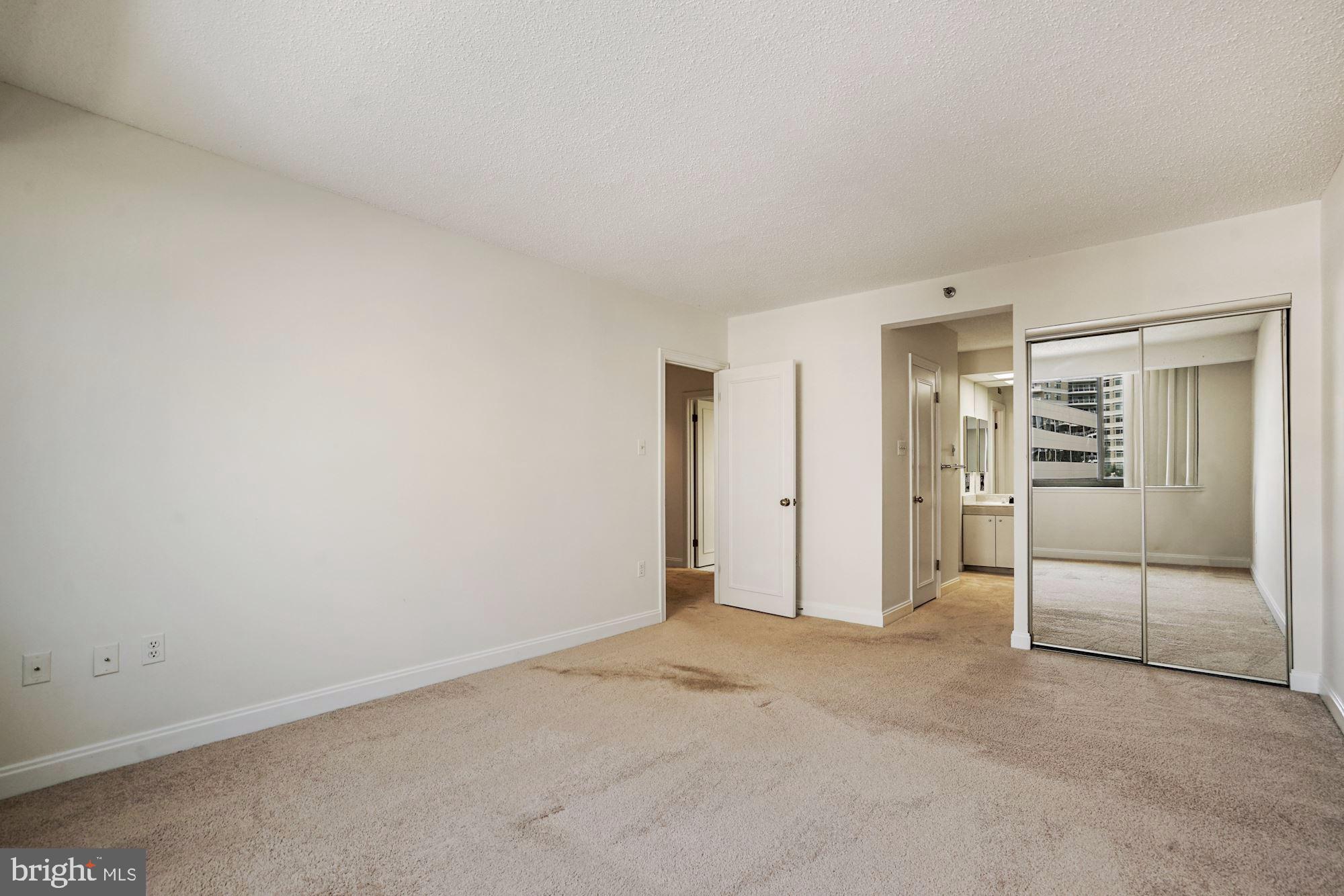 THE CARLETON OF CHEVY CHASE - Residential