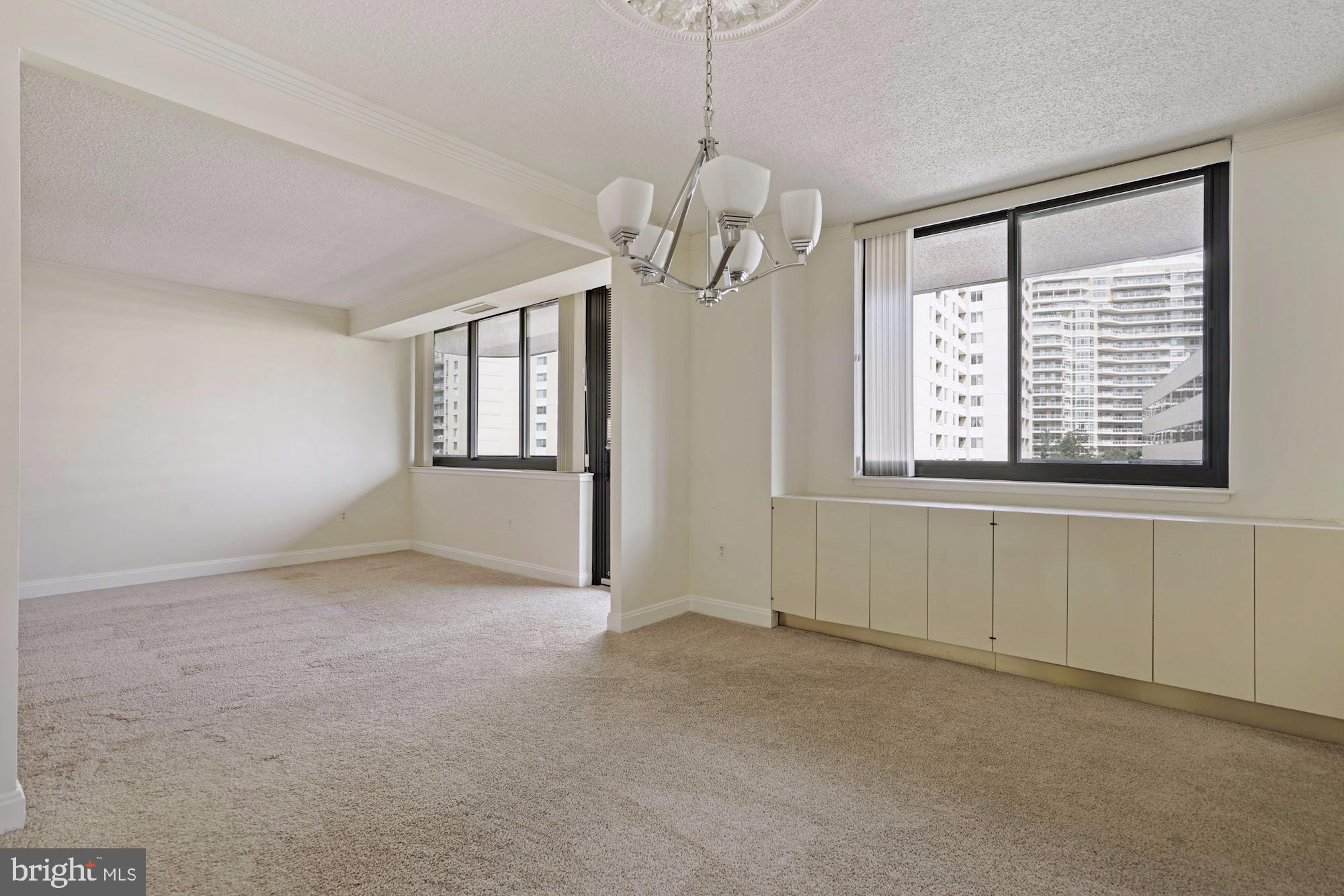 THE CARLETON OF CHEVY CHASE - Residential