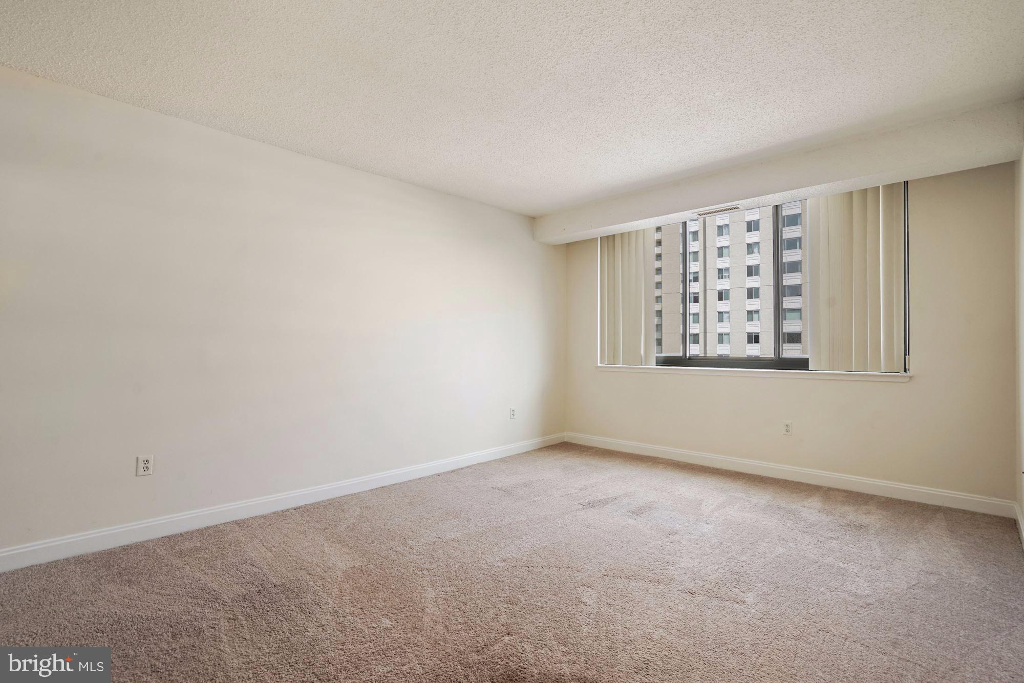 THE CARLETON OF CHEVY CHASE - Residential