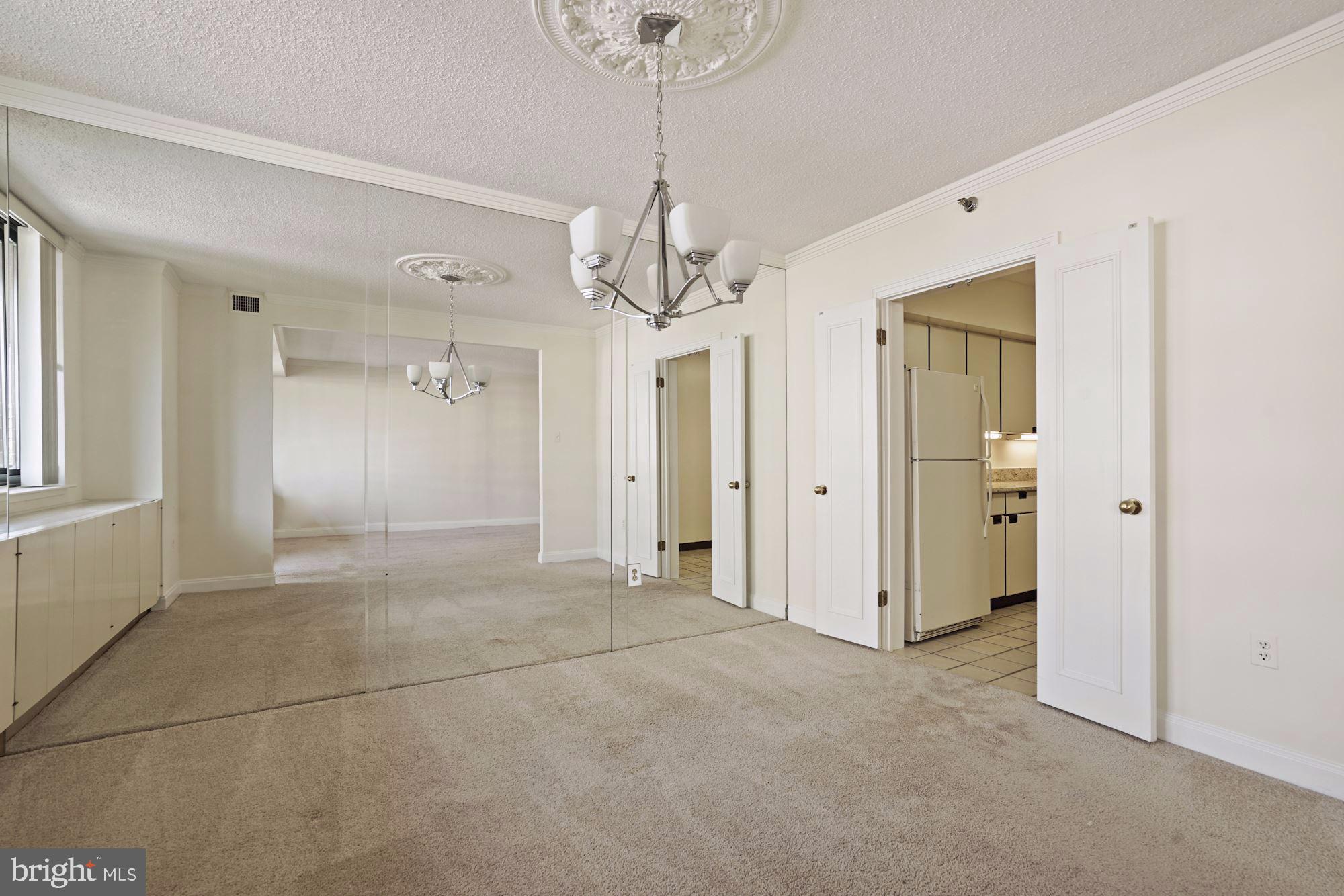 THE CARLETON OF CHEVY CHASE - Residential