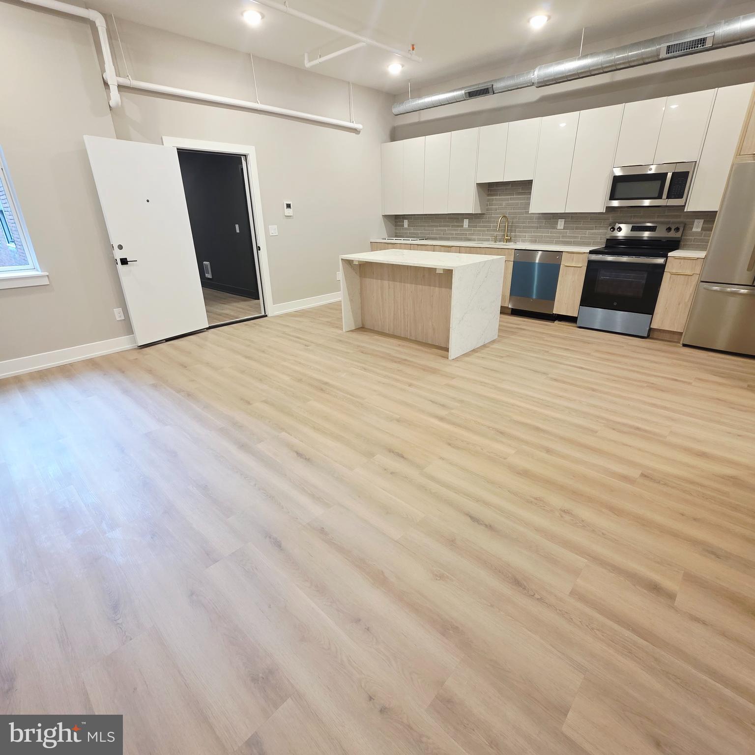 714 CHESTNUT STREET 3F