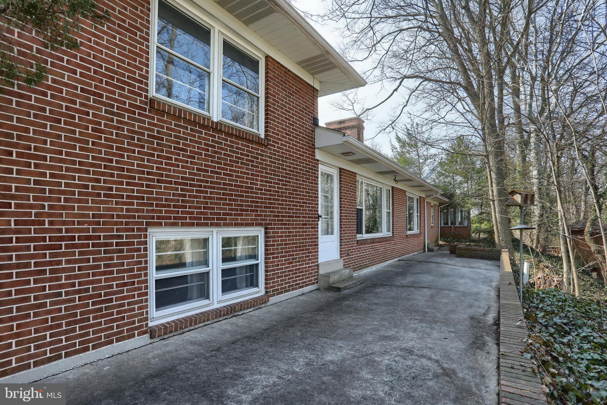 HERSHEY VILLAGE - Residential