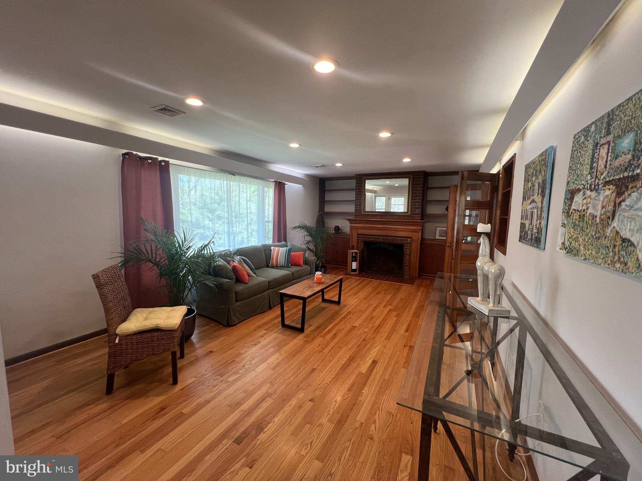 THE PLAINS - Residential Lease