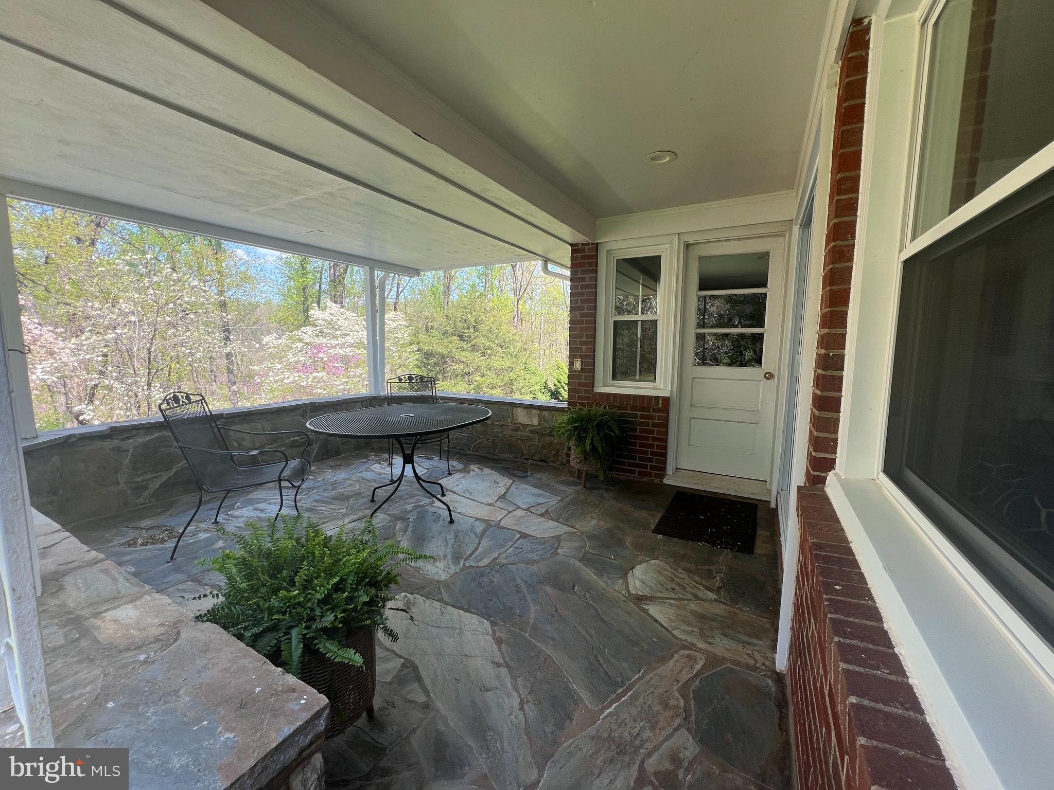 THE PLAINS - Residential Lease