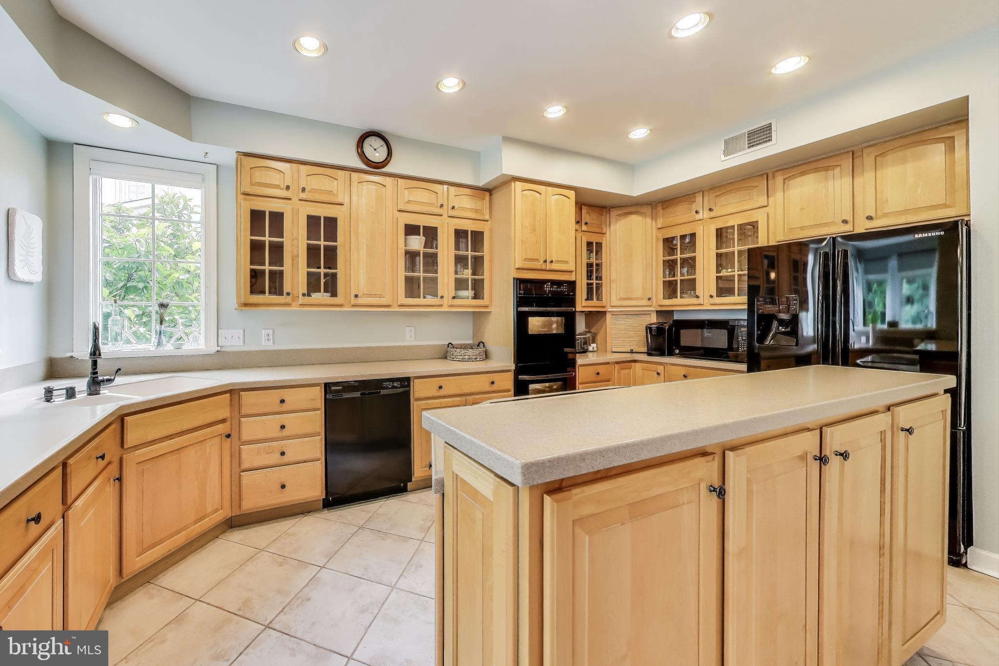 8506 SUMMERSHADE DRIVE